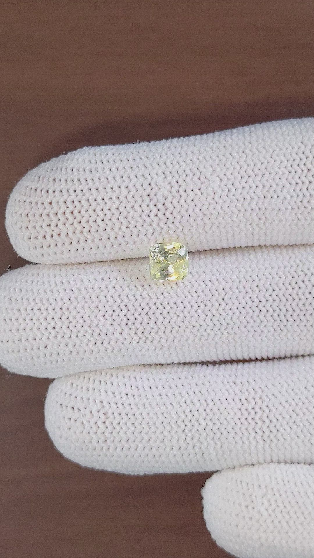1.32 Ct. Yellow Sapphire from Ceylon (Sri Lanka) Size Video