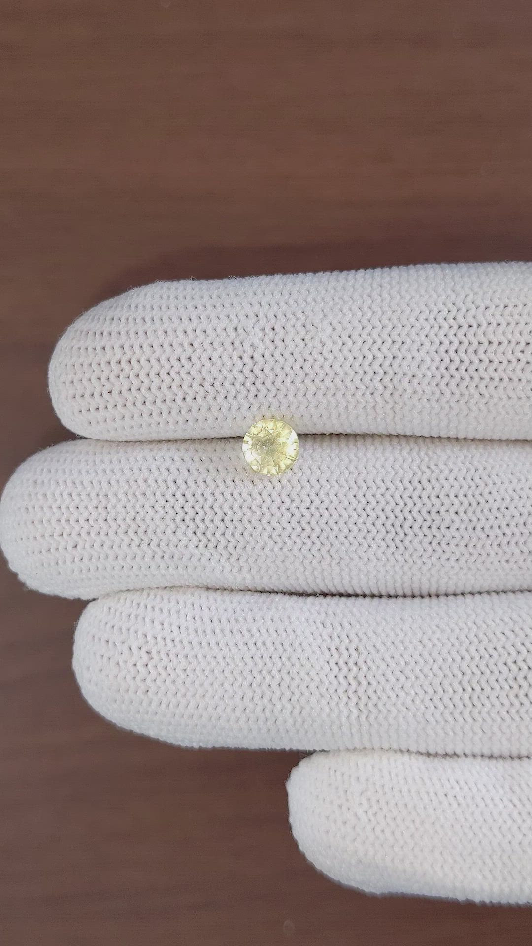 1.29 Ct. Yellow Sapphire from Ceylon (Sri Lanka) Size Video