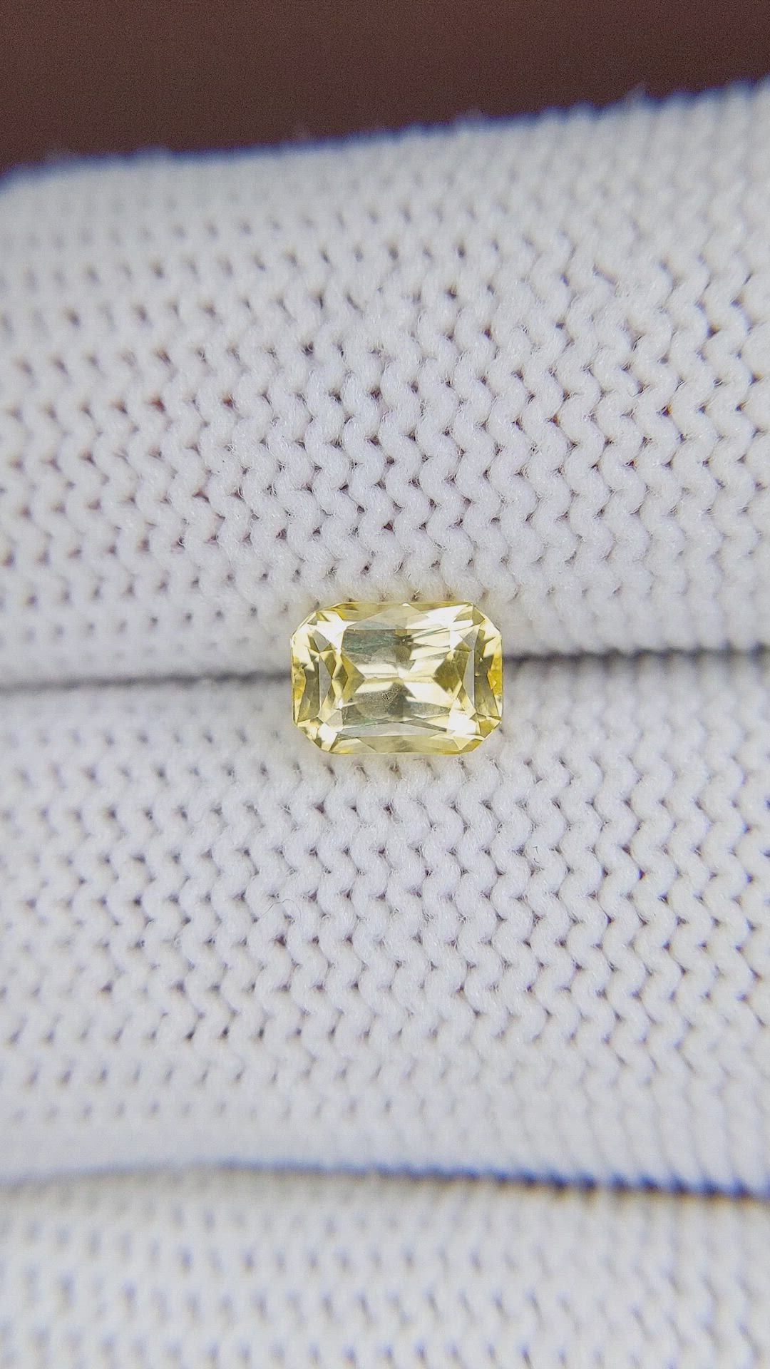 1.27 Ct. Yellow Sapphire from Ceylon (Sri Lanka) Size Video