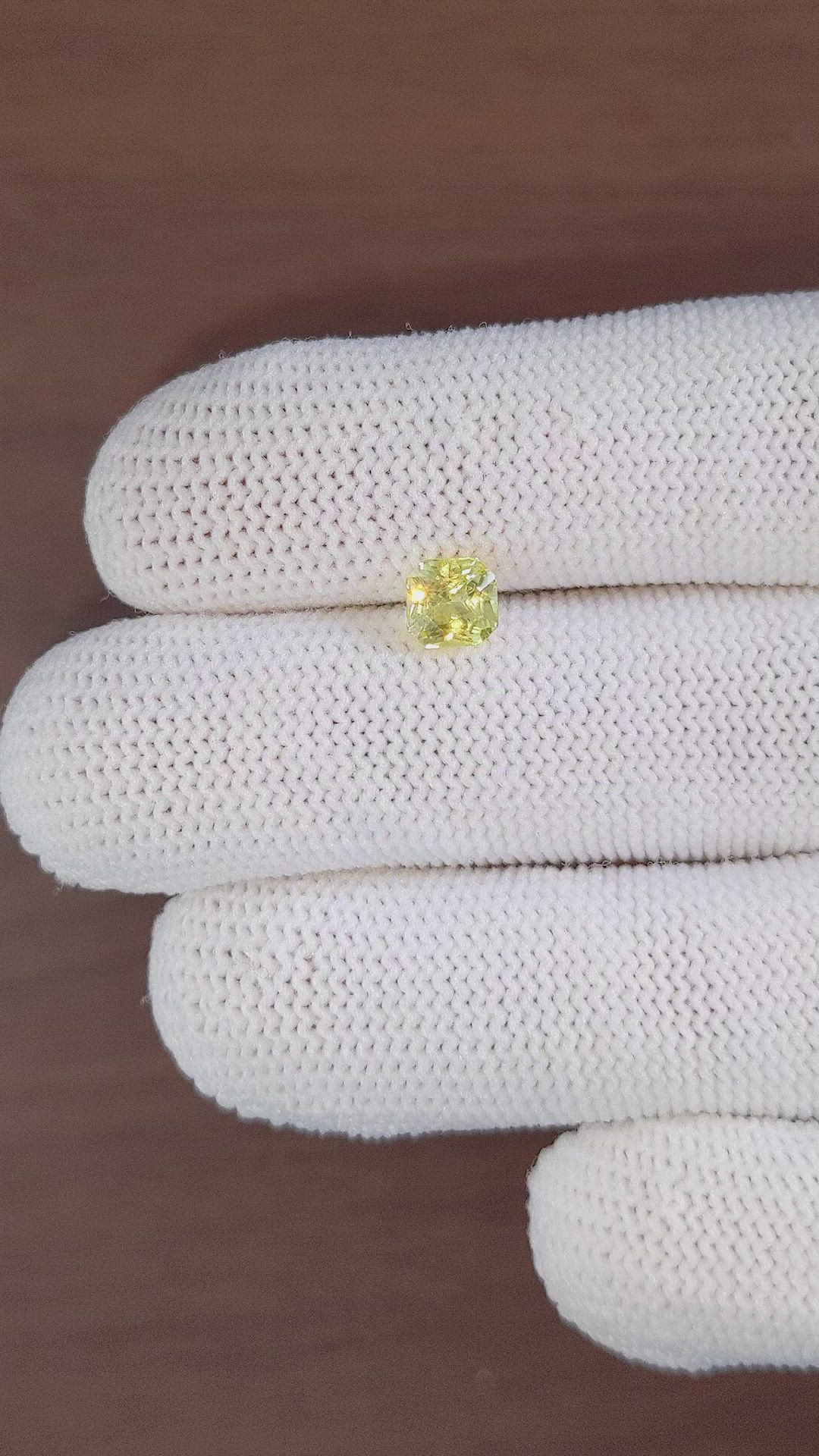 1.25 Ct. Yellow Sapphire from Ceylon (Sri Lanka) Size Video