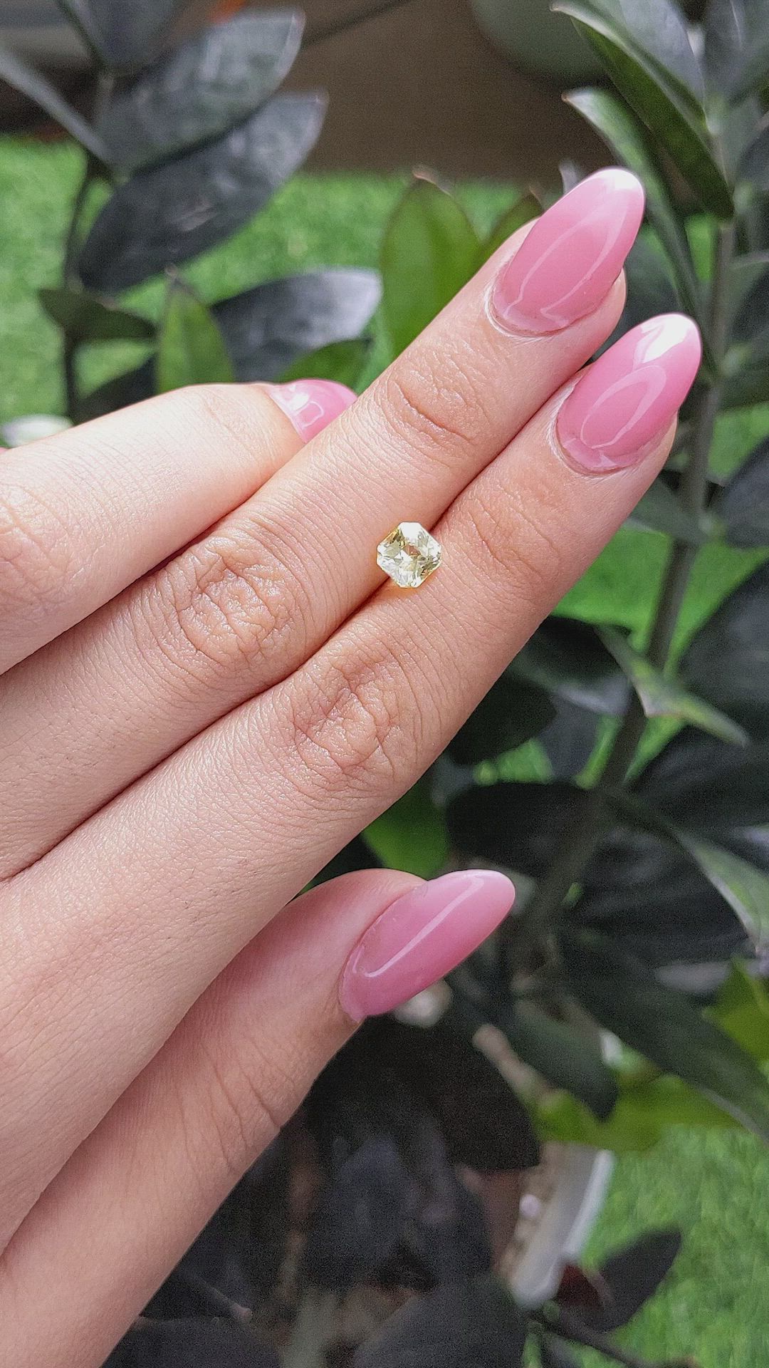 1.25 Ct. Yellow Sapphire from Ceylon (Sri Lanka) Size Video