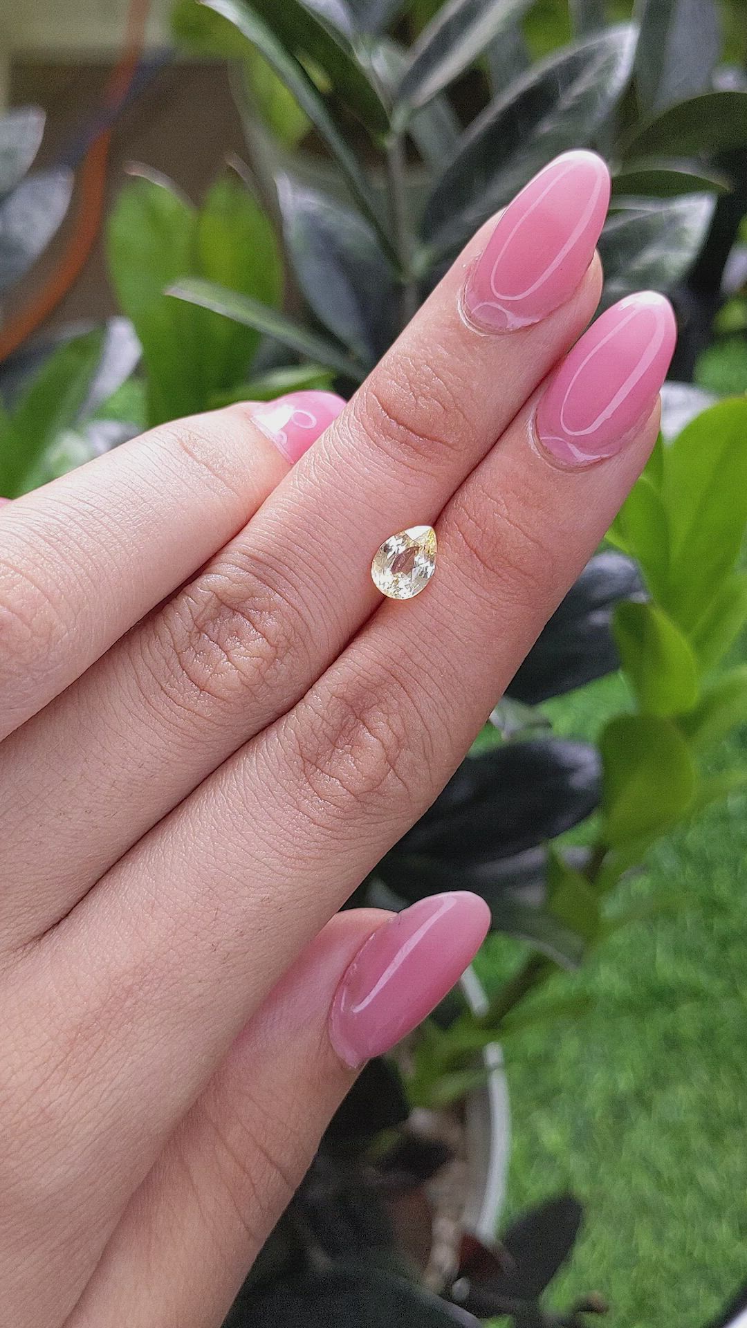 1.43 Ct. Yellow Sapphire from Ceylon (Sri Lanka) Size Video