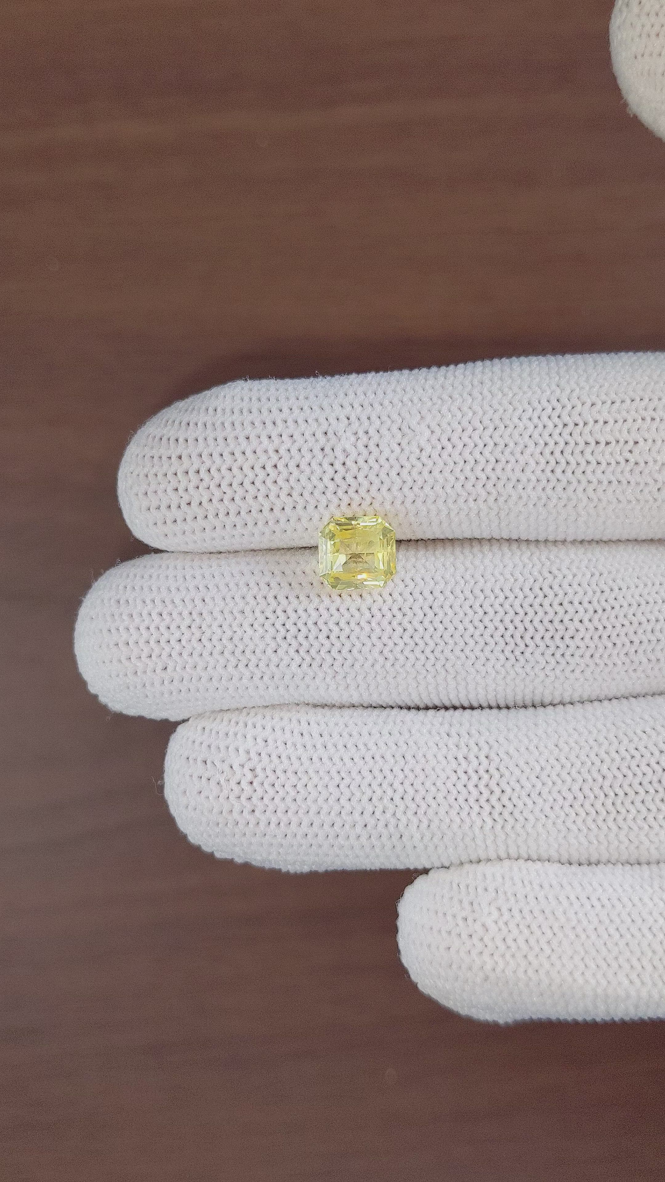 2.89 Ct. Yellow Sapphire from Ceylon (Sri Lanka) Size Video