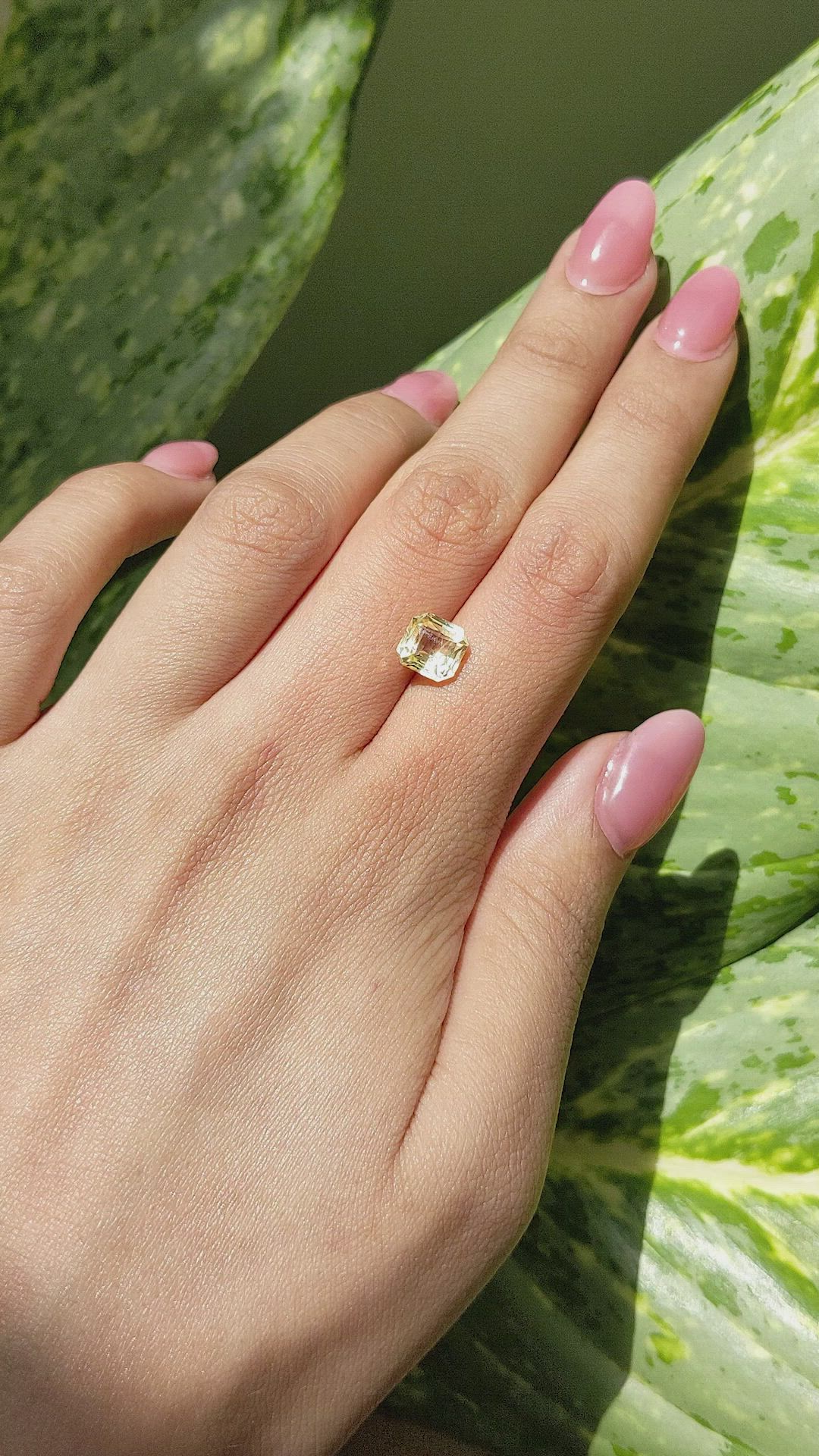 2.89 Ct. Yellow Sapphire from Ceylon (Sri Lanka) Size Video
