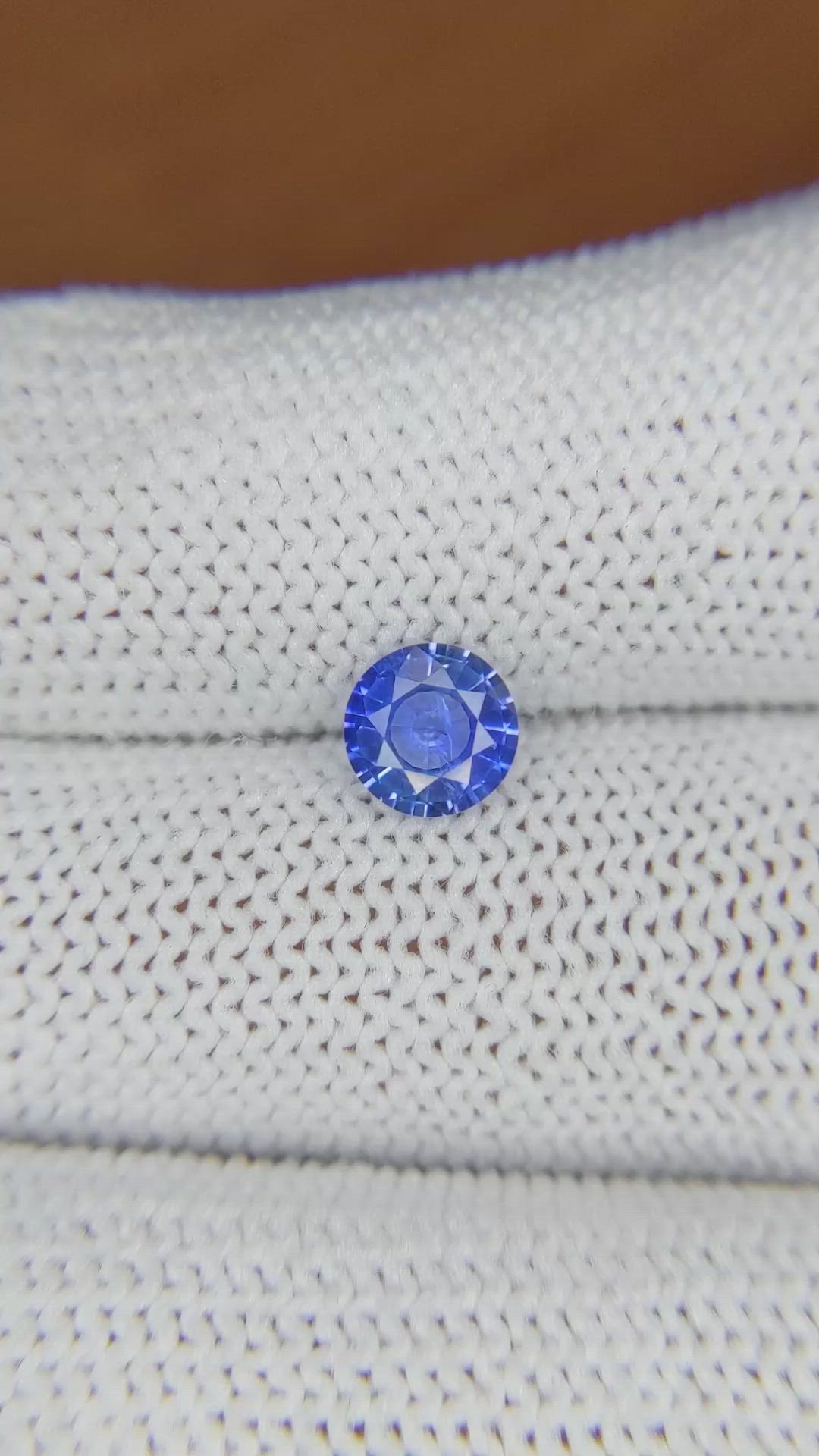 1.01 Ct. Blue Sapphire from Ceylon (Sri Lanka) Size Video