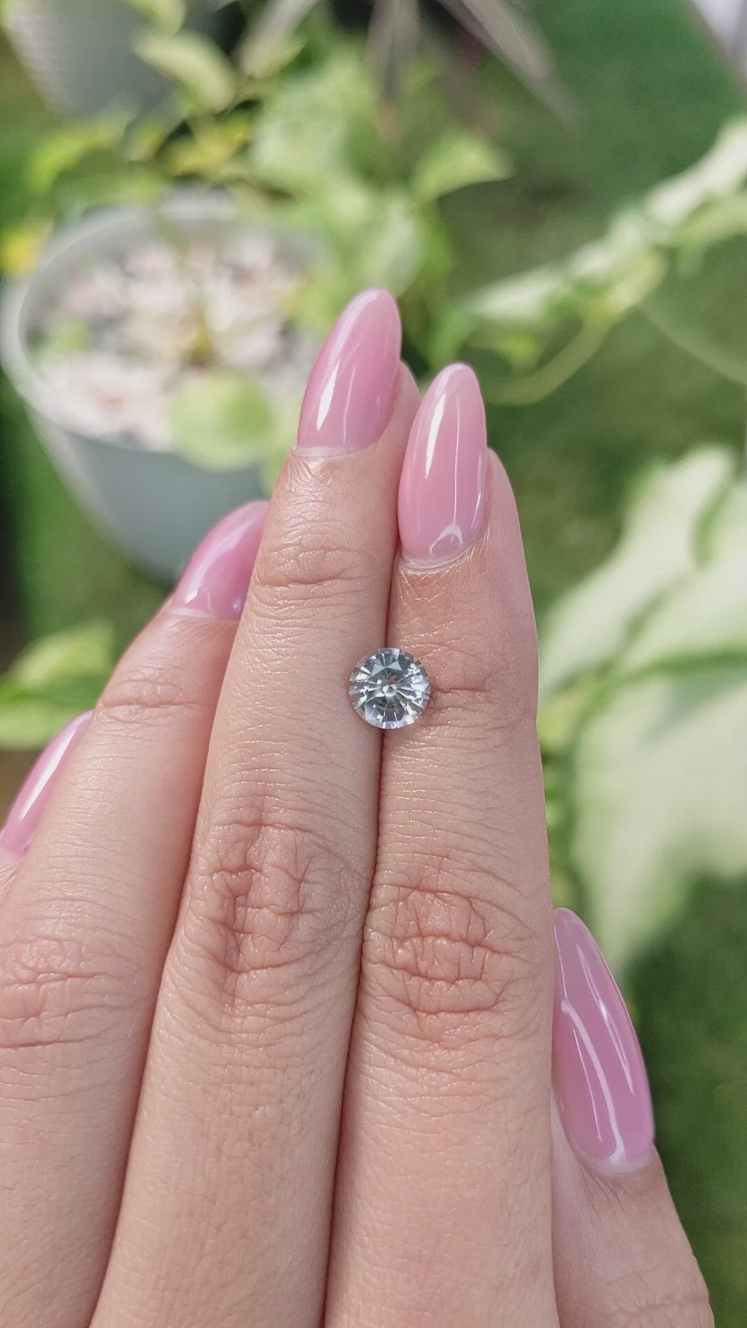 1.37 Ct. Bi Color Sapphire from Ceylon (Sri Lanka) Size Video