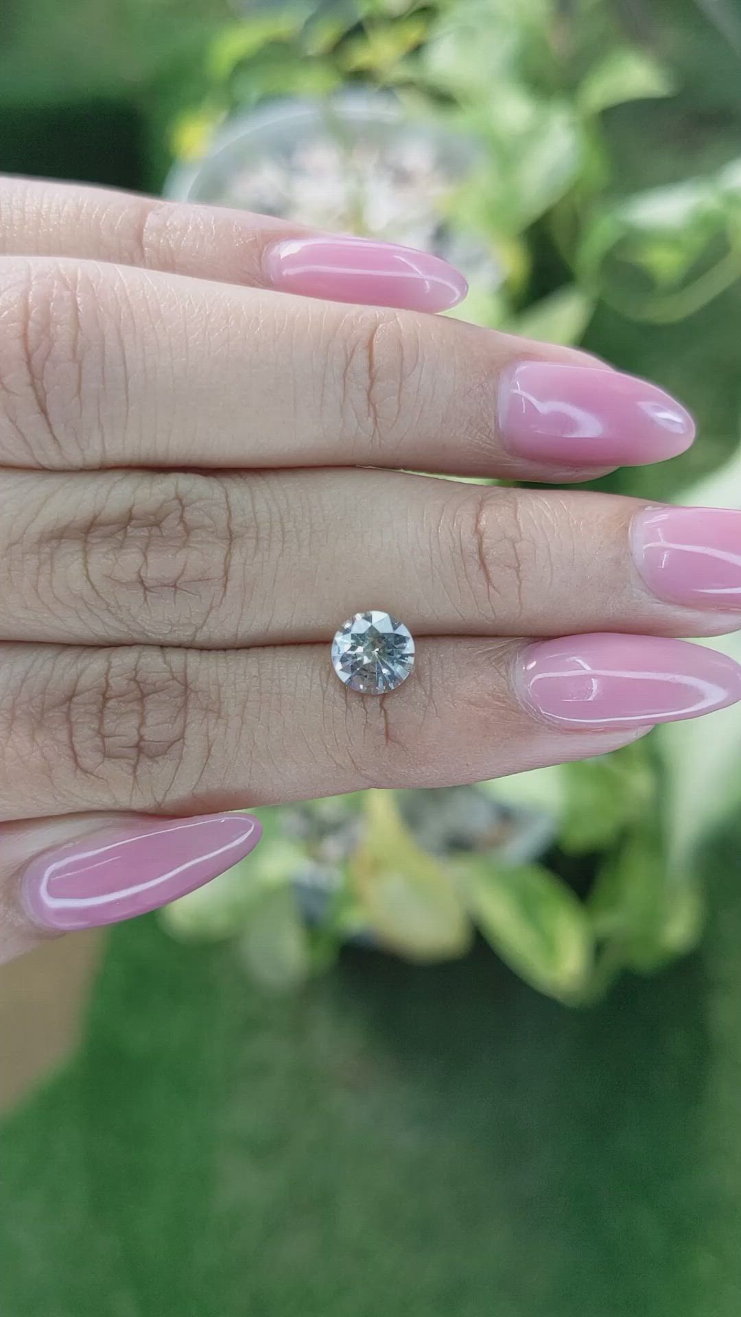 1.37 Ct. Bi Color Sapphire from Ceylon (Sri Lanka) Size Video