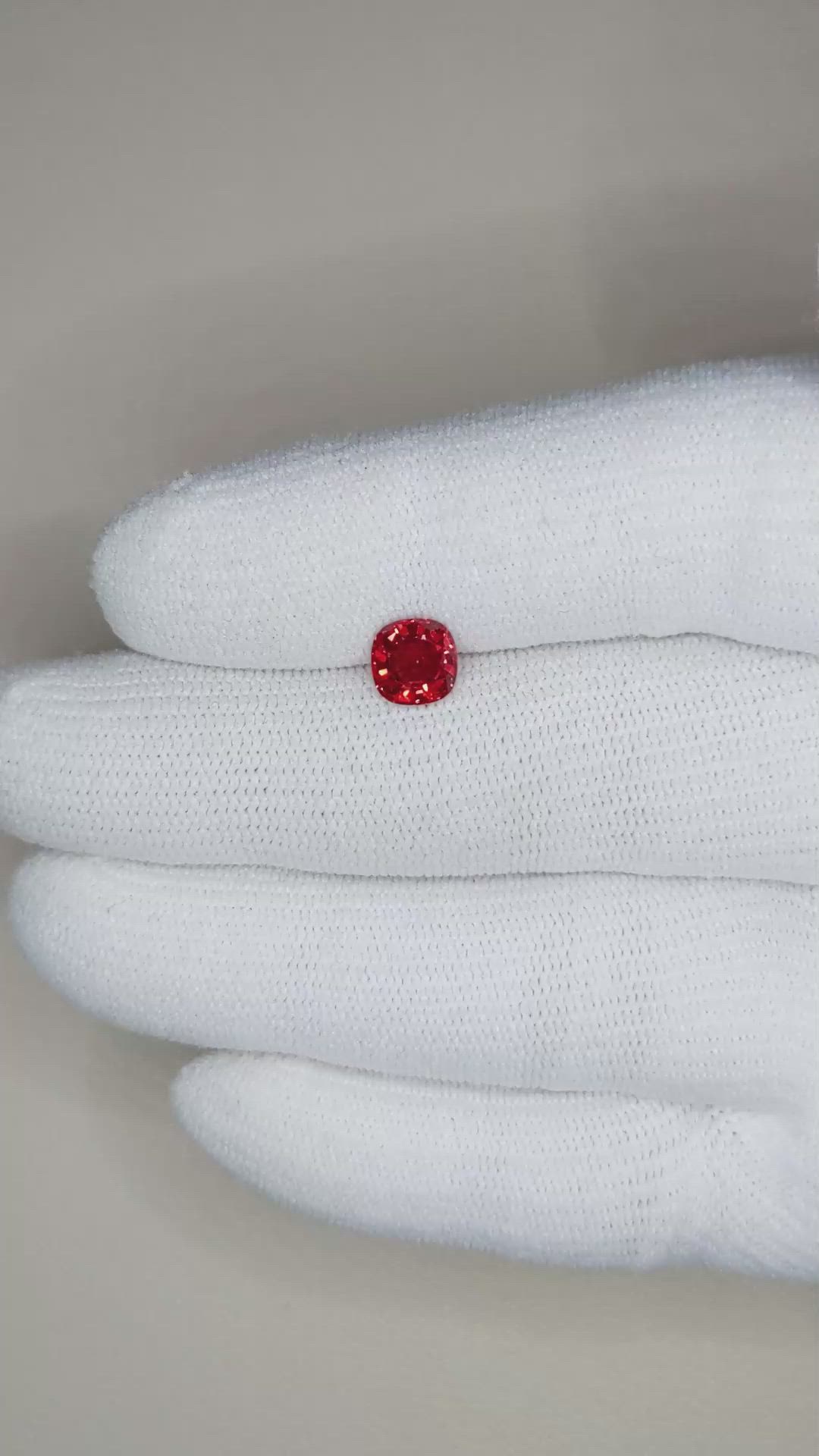 1.35 Ct. Reddish Orange Sapphire from Ceylon (Sri Lanka) Size Video