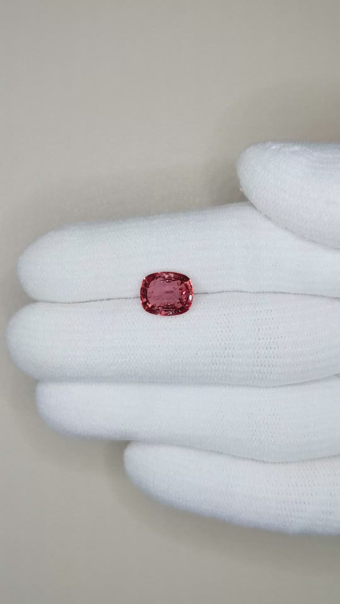 2.78 Ct. Padparadscha Sapphire from Ceylon (Sri Lanka) Size Video