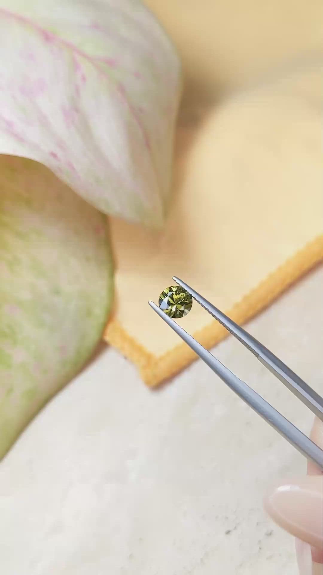 0.92 Ct. Yellowish Green Sapphire from Ceylon (Sri Lanka) Size Video