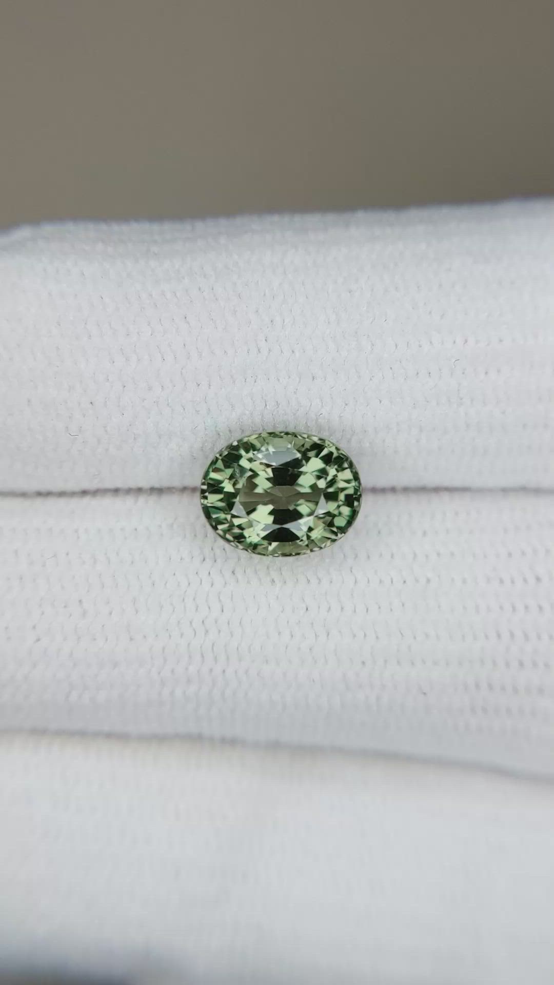 2.73 Ct. Green Sapphire from Ceylon (Sri Lanka) Size Video