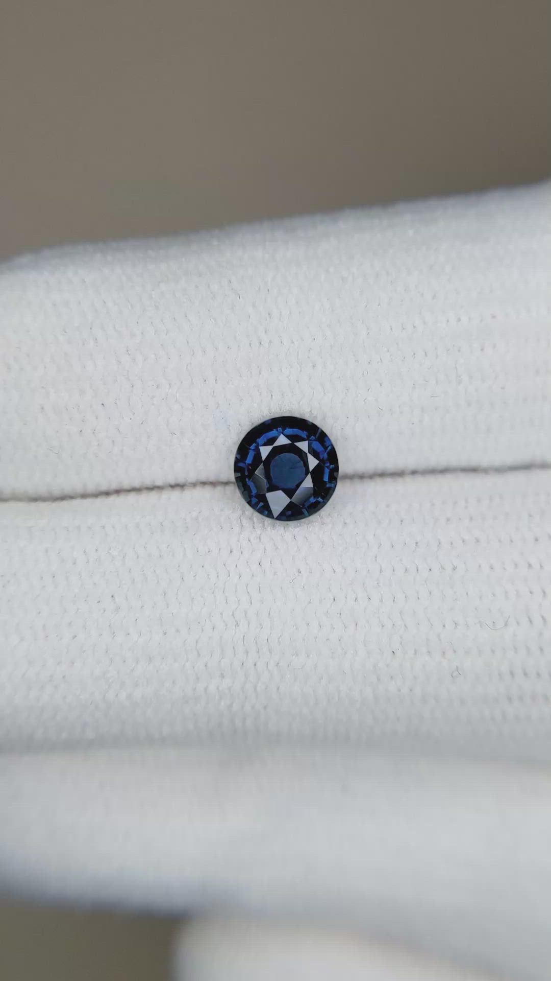 0.85 Ct. Blue Sapphire from Ceylon (Sri Lanka) Size Video