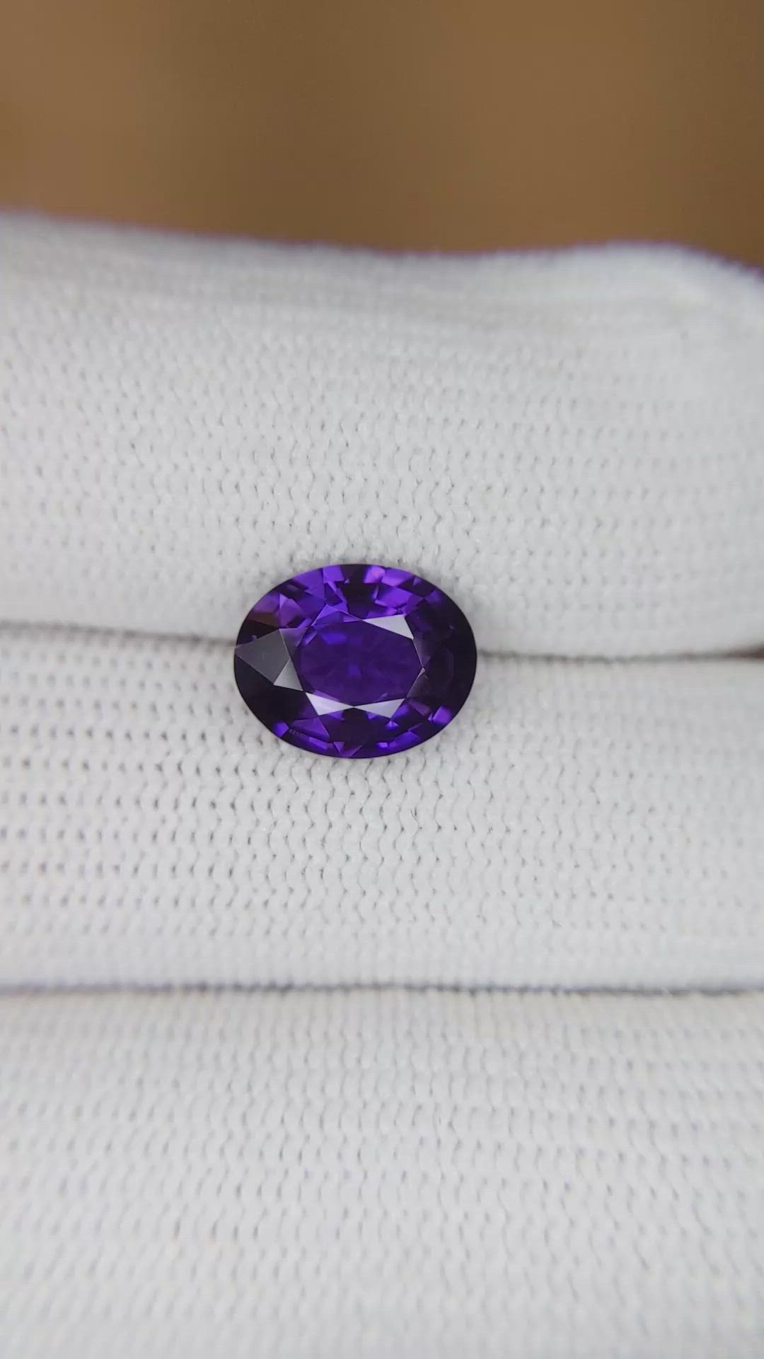 2.60 Ct. Color Change Sapphire from Ceylon (Sri Lanka) Size Video