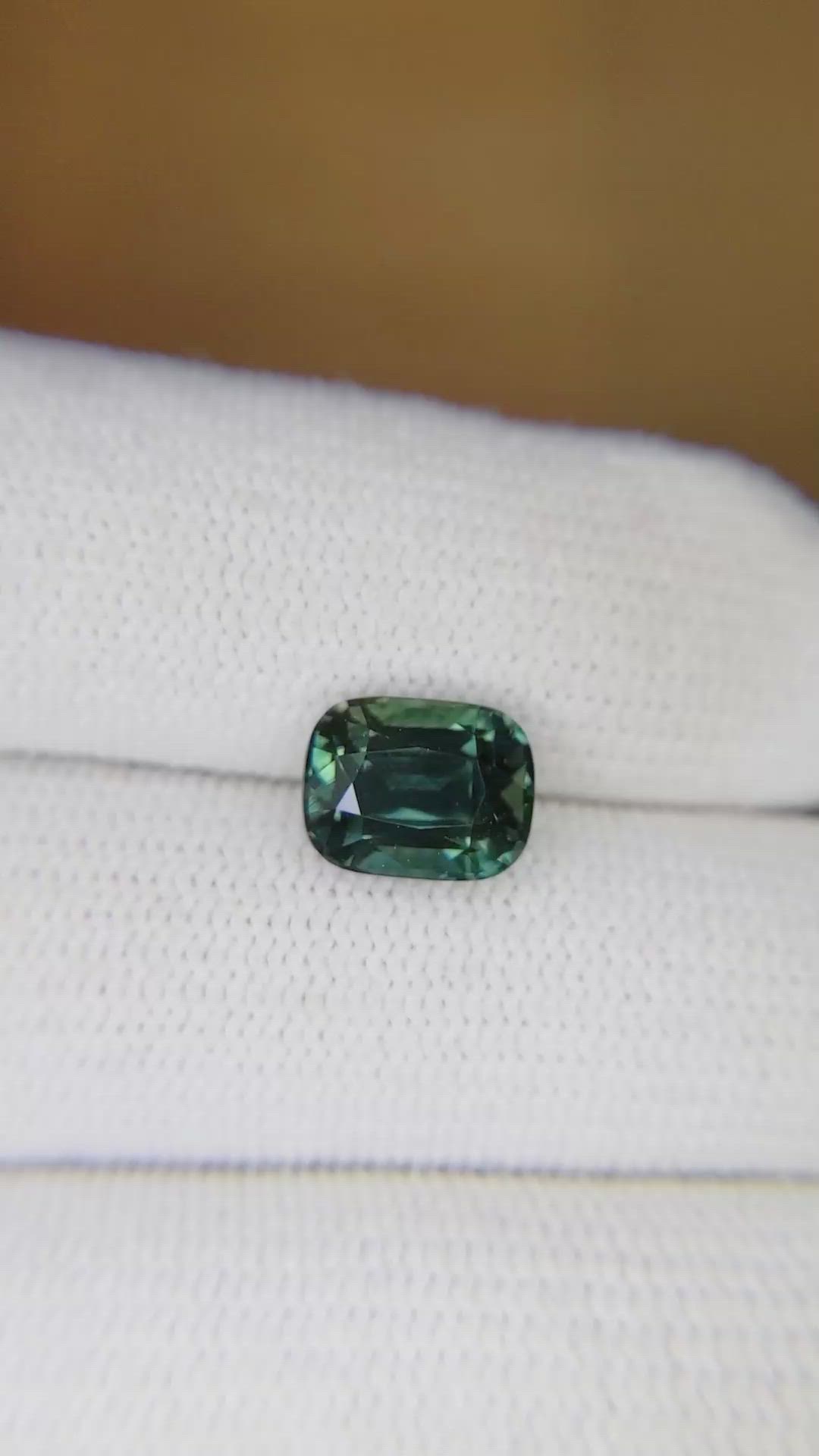 3.10 Ct. Bluish Green Sapphire from Ceylon (Sri Lanka) Size Video