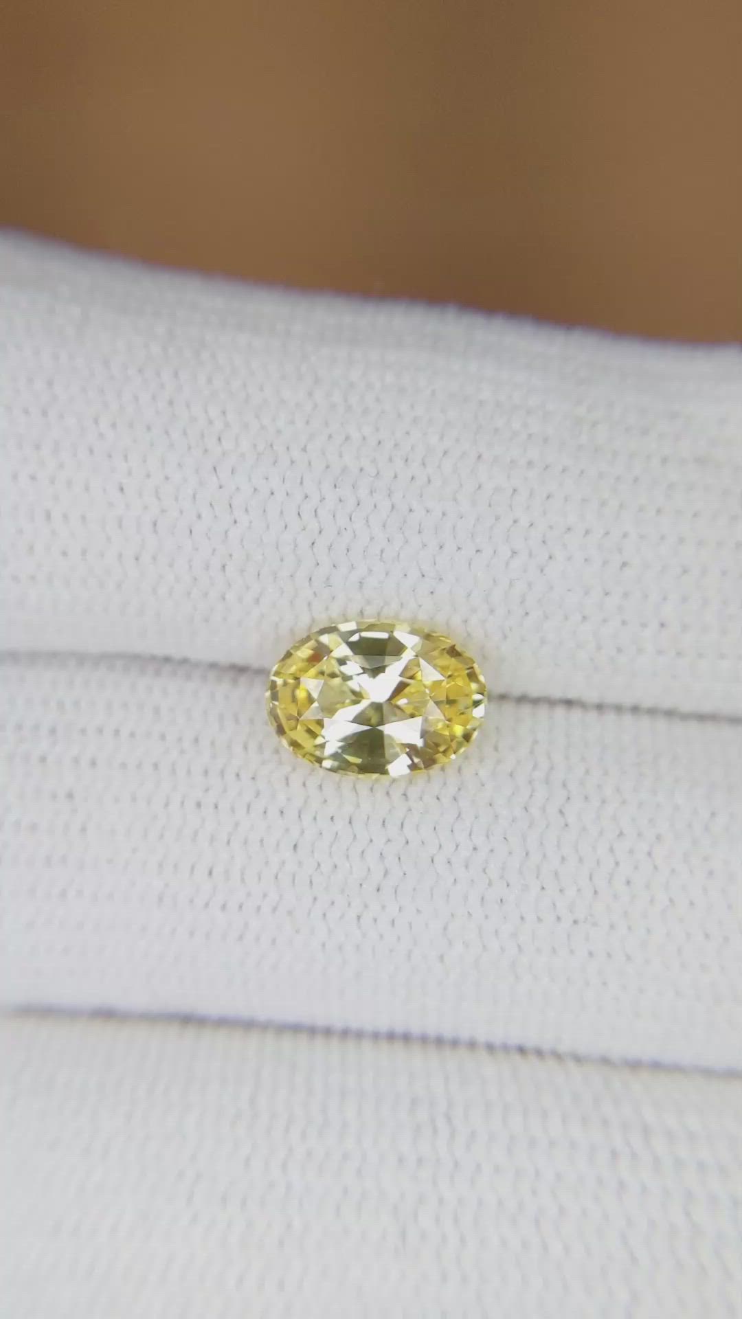 2.05 Ct. Yellow Sapphire from Ceylon (Sri Lanka) Size Video