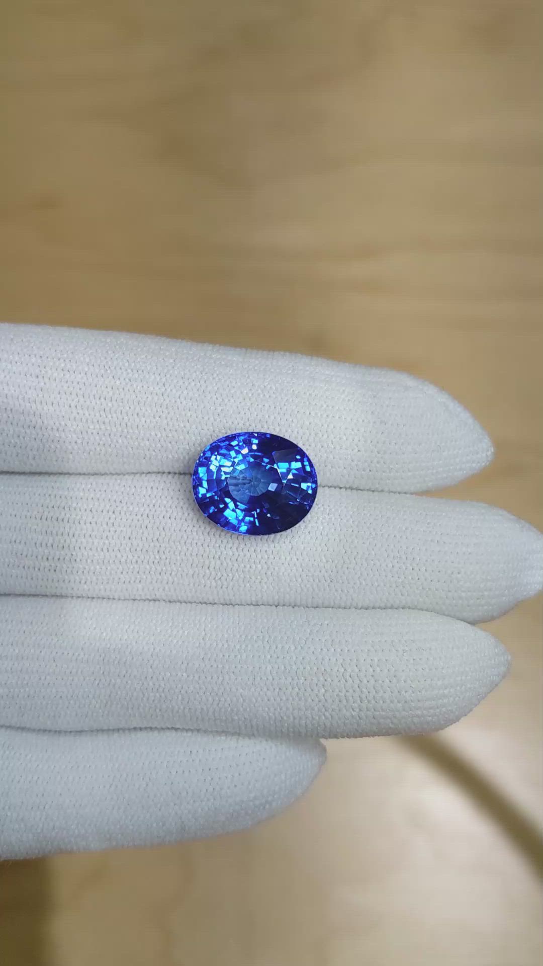 13.08 Ct. Blue Sapphire from Ceylon (Sri Lanka) Size Video