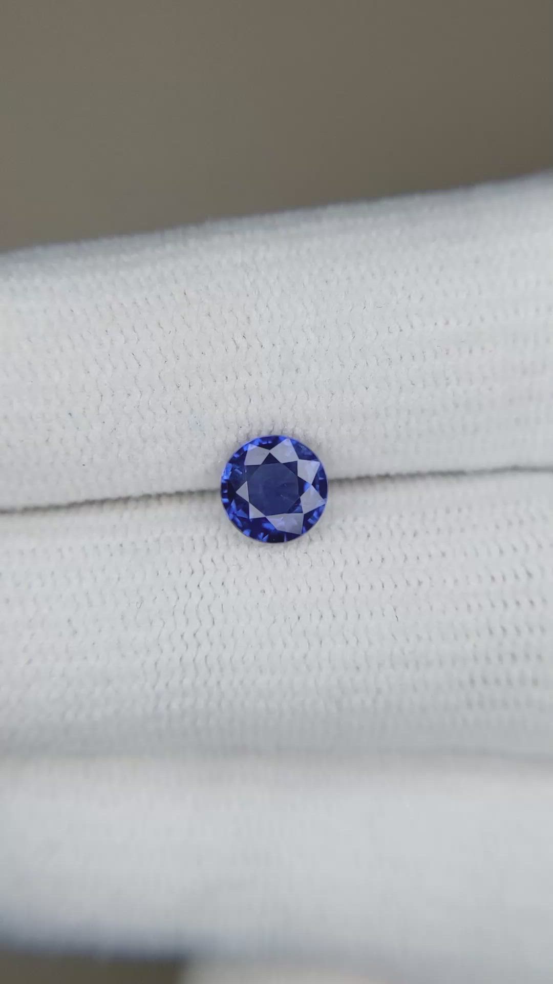 0.92 Ct. Blue Sapphire from Ceylon (Sri Lanka) Size Video