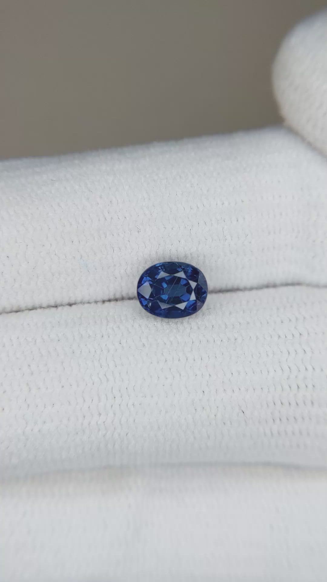 1.09 Ct. Blue Sapphire from Ceylon (Sri Lanka) Size Video