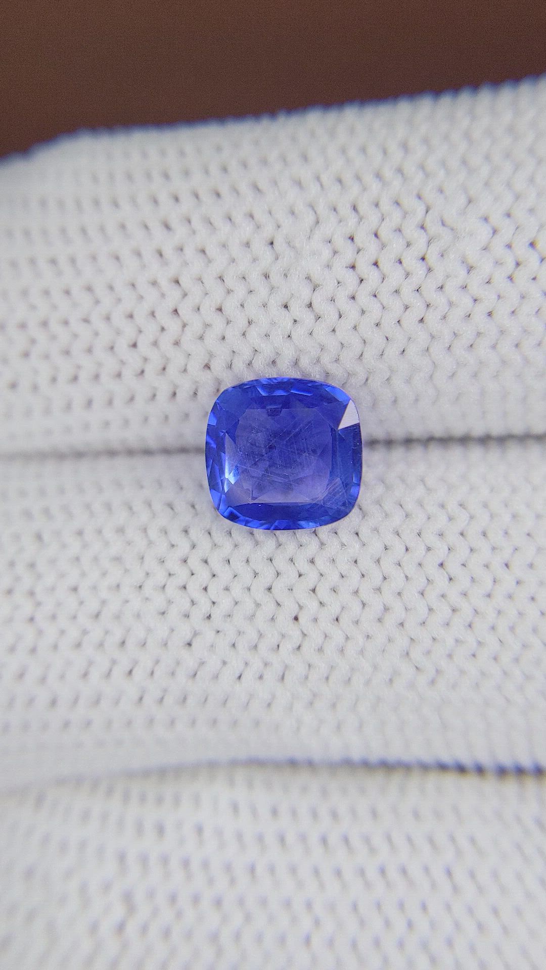 2.00 Ct. Blue Sapphire from Ceylon (Sri Lanka) Size Video