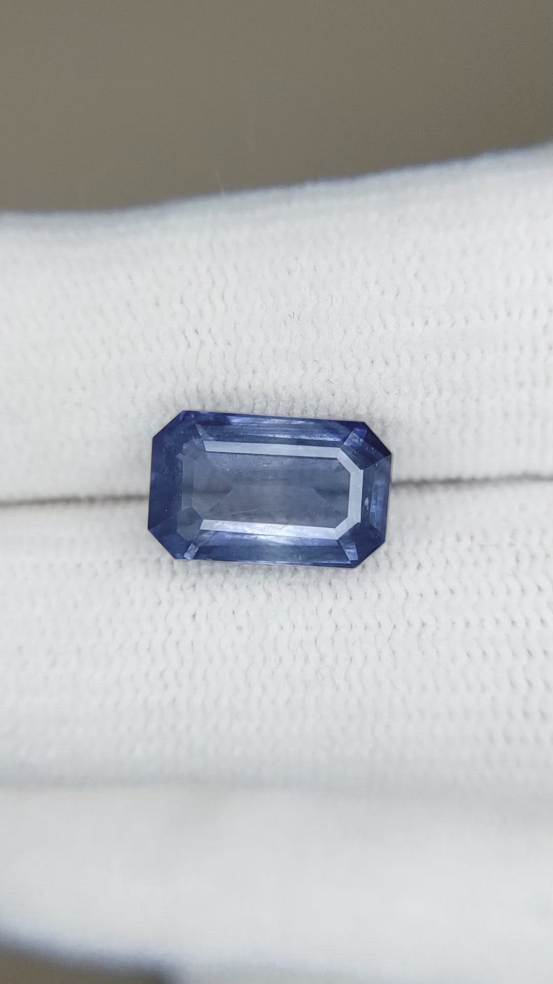 4.34 Ct. Blue Sapphire from Ceylon (Sri Lanka) Size Video