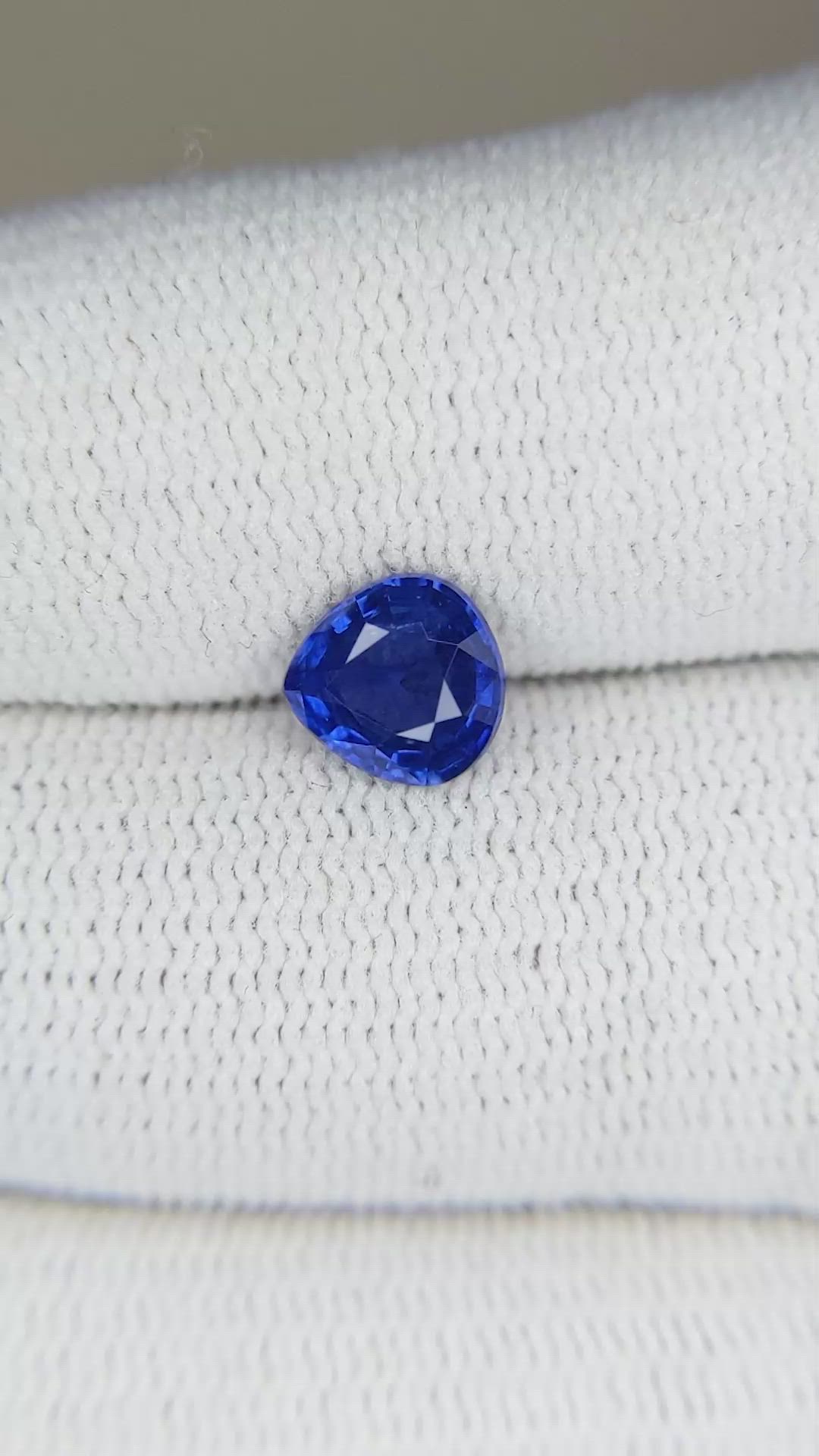1.39 Ct. Blue Sapphire from Ceylon (Sri Lanka) Size Video