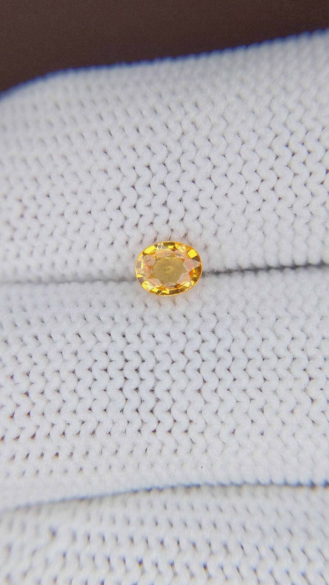 0.45 Ct. Yellowish Orange Sapphire from Ceylon (Sri Lanka) Size Video