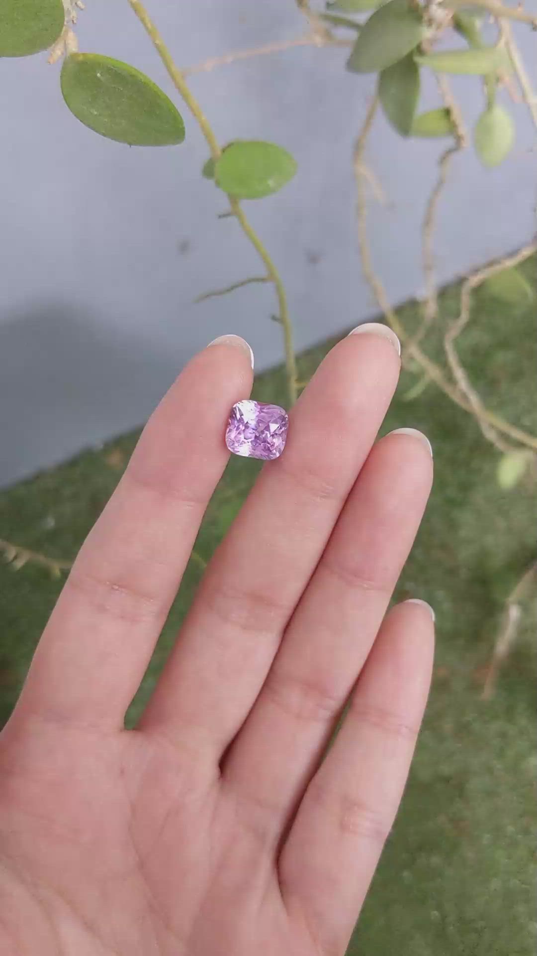 5.28 Ct. Pinkish Purple Sapphire from Ceylon (Sri Lanka) Size Video