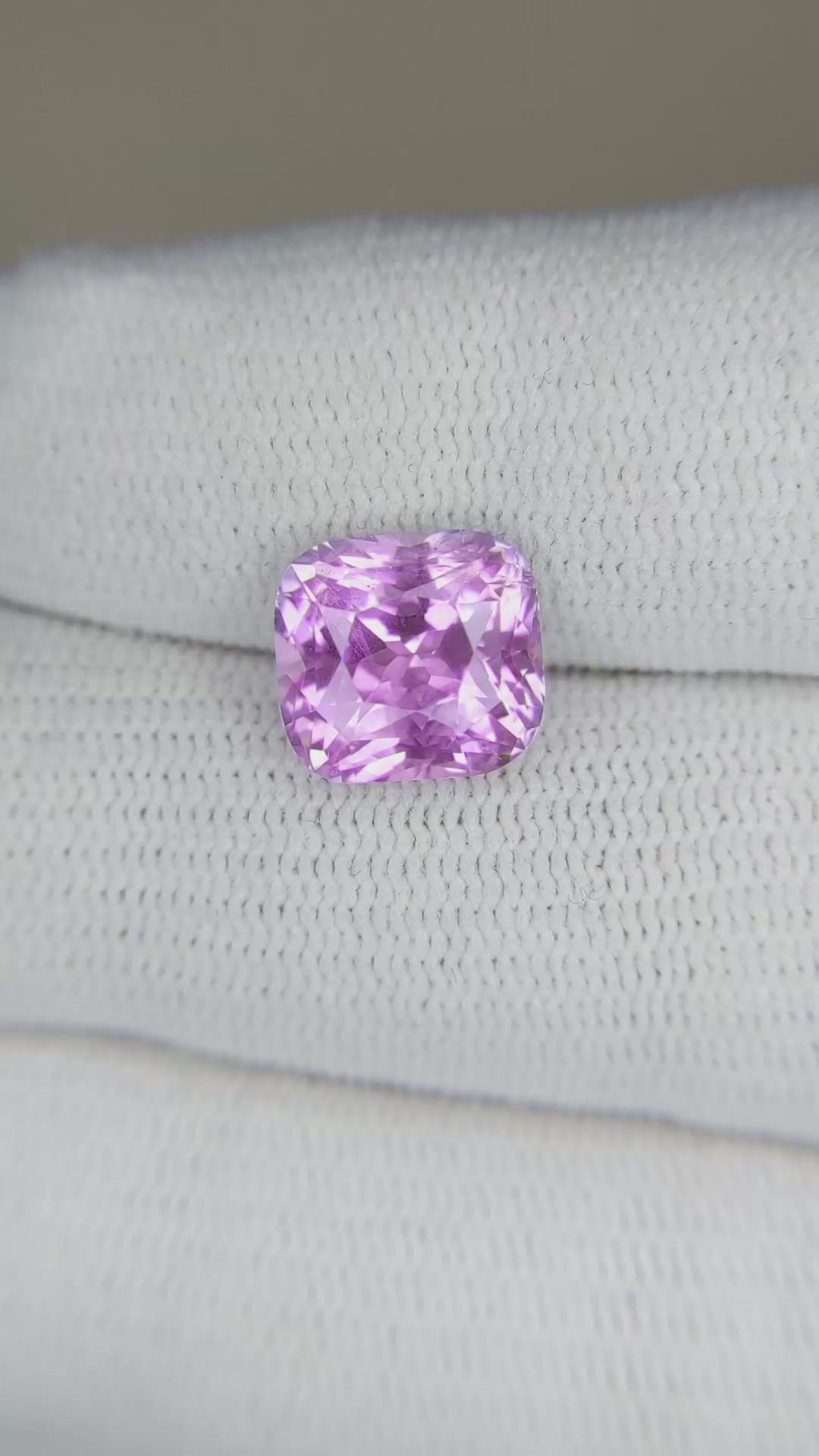 5.28 Ct. Pinkish Purple Sapphire from Ceylon (Sri Lanka) Size Video
