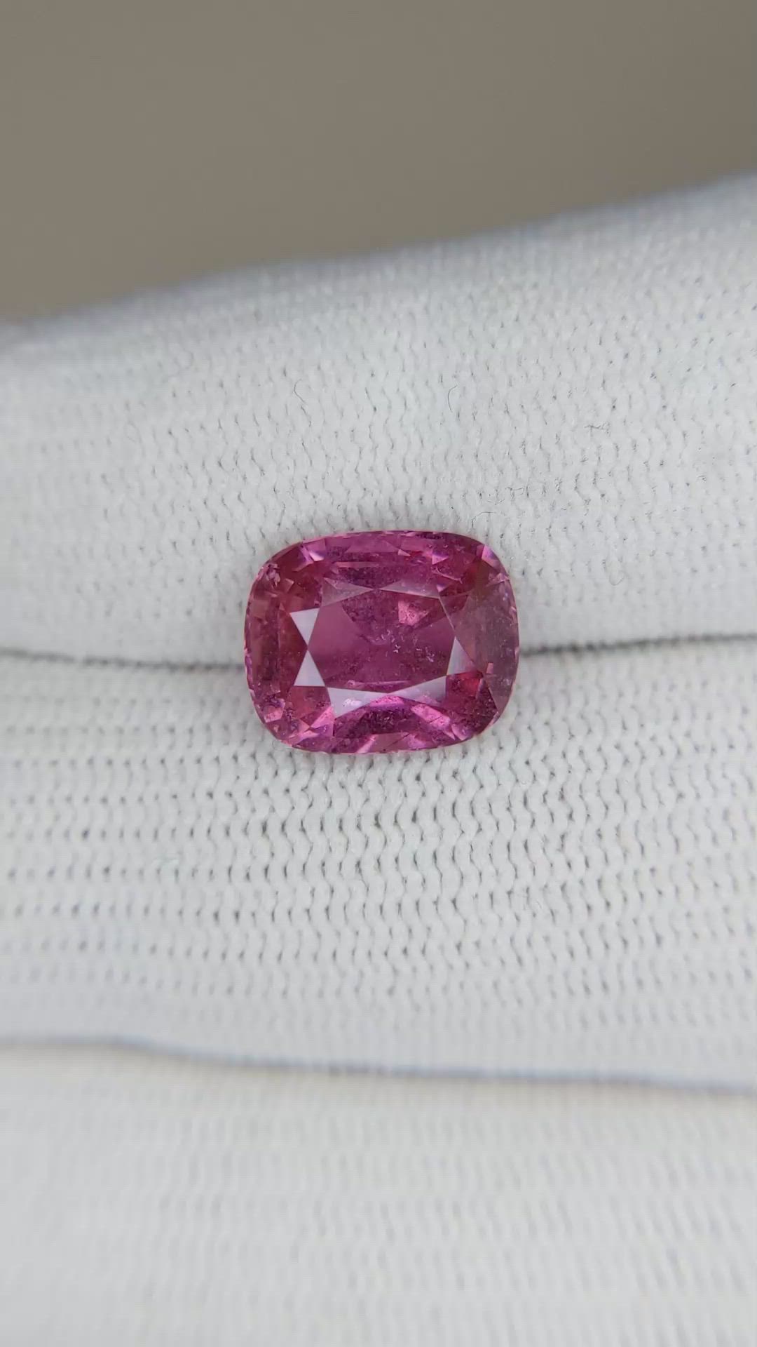 5.09 Ct. Pink Sapphire from Ceylon (Sri Lanka) Size Video