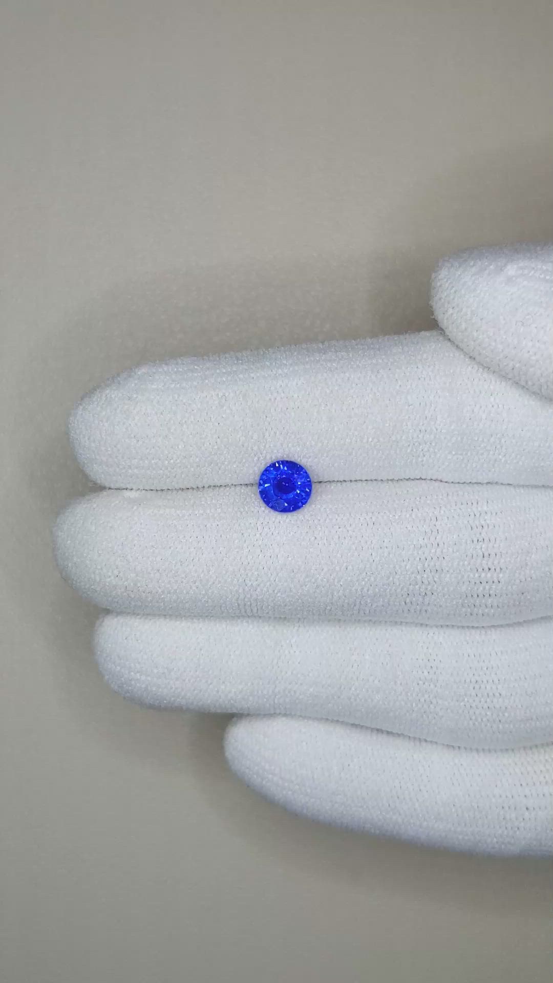 0.90 Ct. Blue Sapphire from Ceylon (Sri Lanka) Size Video