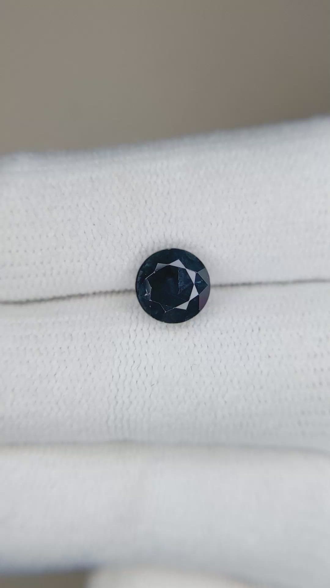 1.81 Ct. Blue Sapphire from Ceylon (Sri Lanka) Size Video