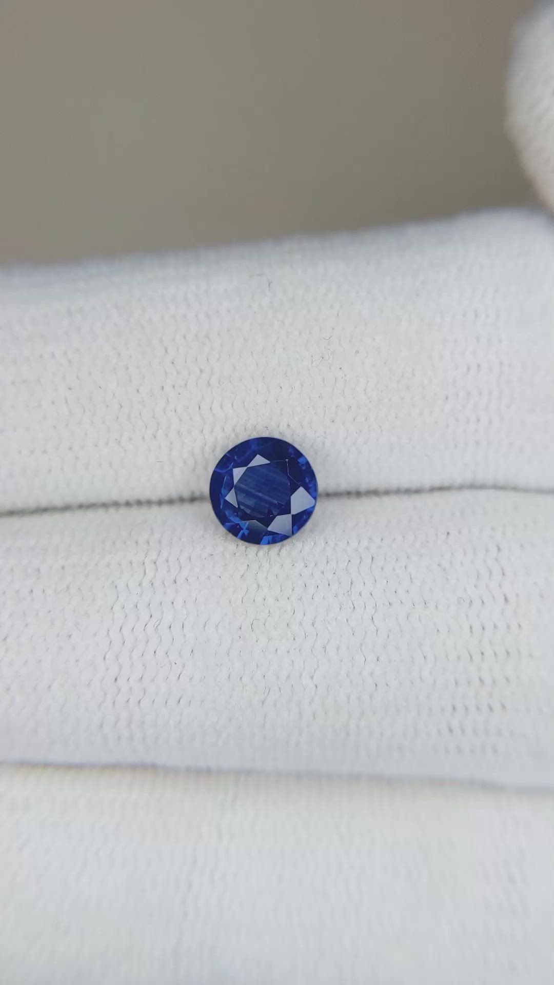 0.83 Ct. Blue Sapphire from Ceylon (Sri Lanka) Size Video