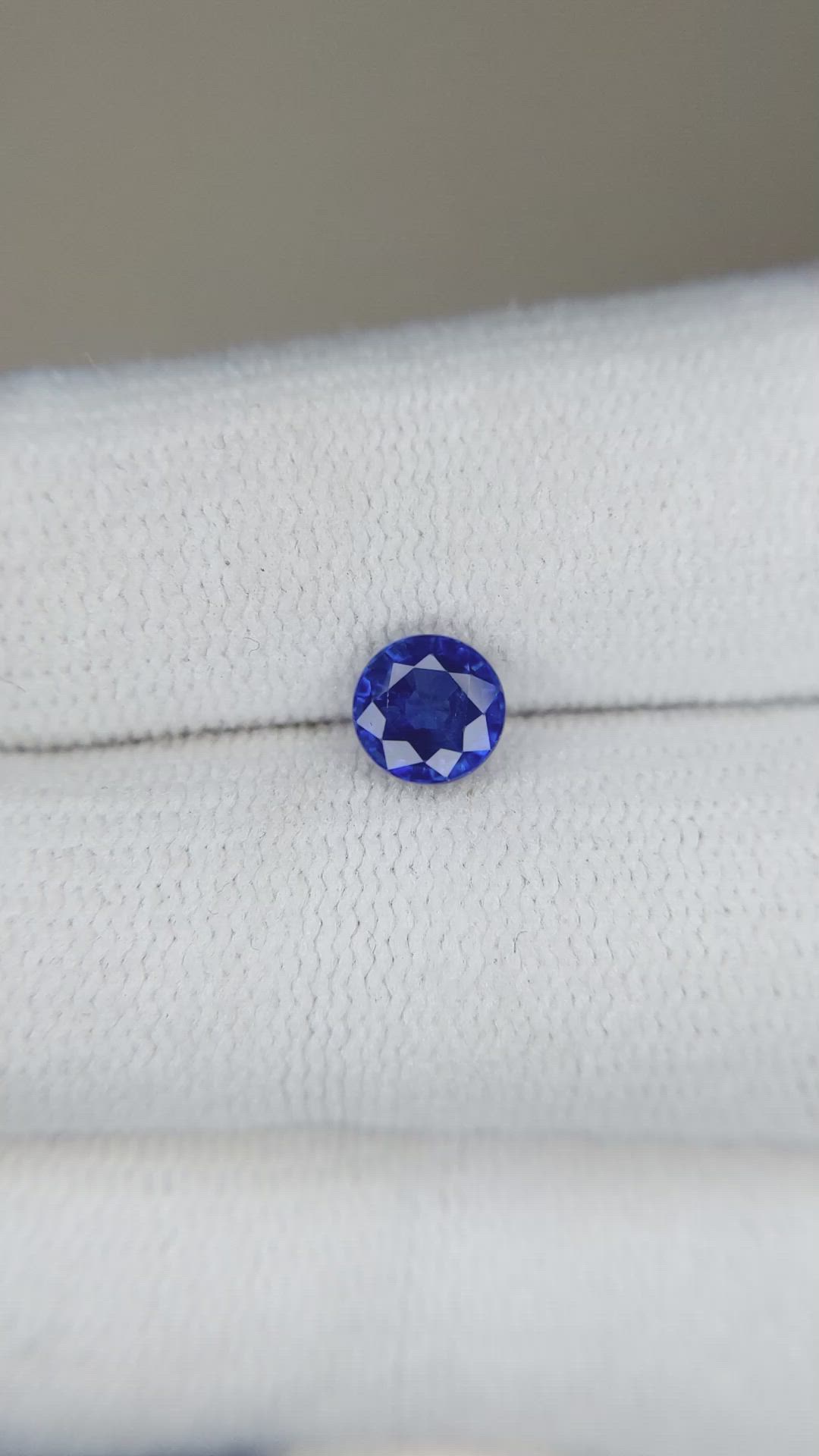 0.80 Ct. Blue Sapphire from Ceylon (Sri Lanka) Size Video