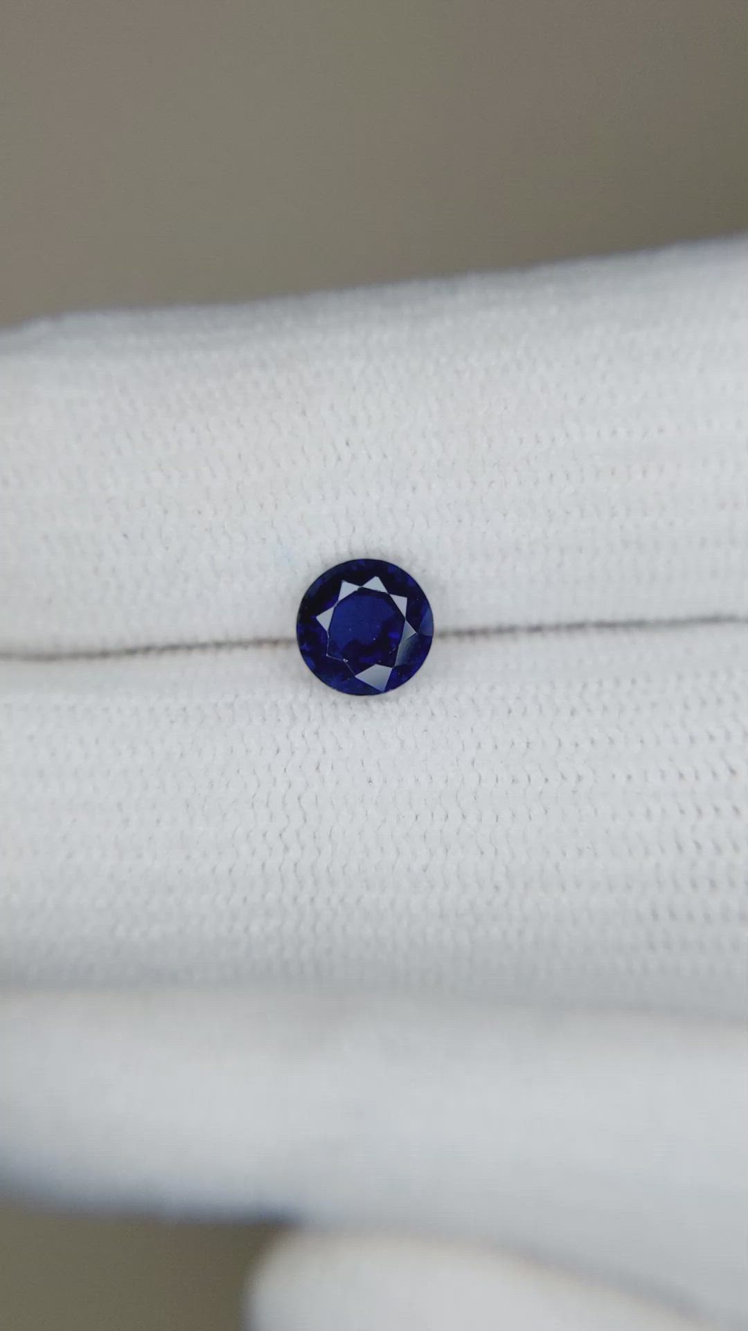 0.80 Ct. Blue Sapphire from Ceylon (Sri Lanka) Size Video