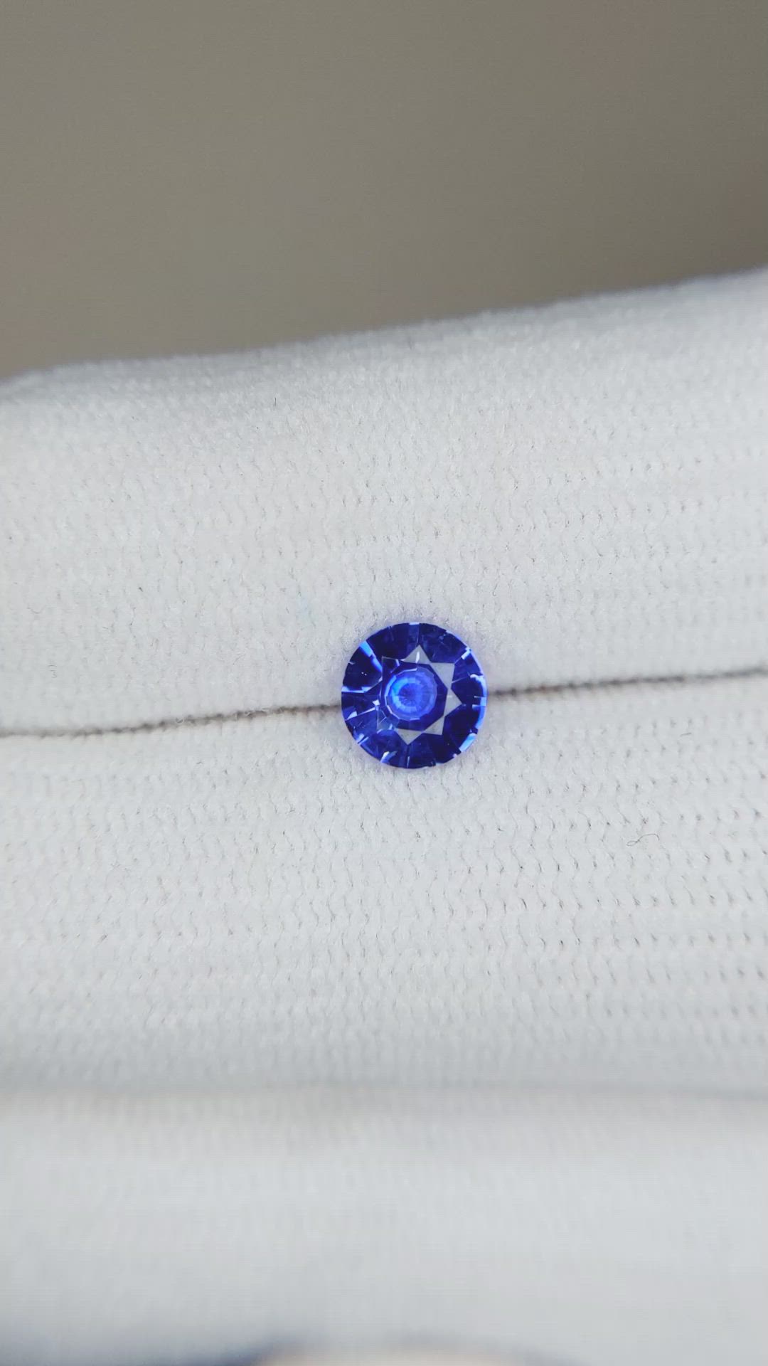 0.70 Ct. Blue Sapphire from Ceylon (Sri Lanka) Size Video