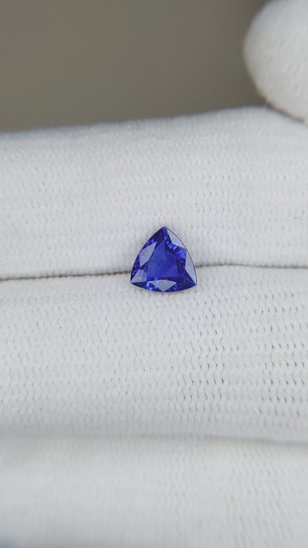 0.78 Ct. Blue Sapphire from Ceylon (Sri Lanka) Size Video