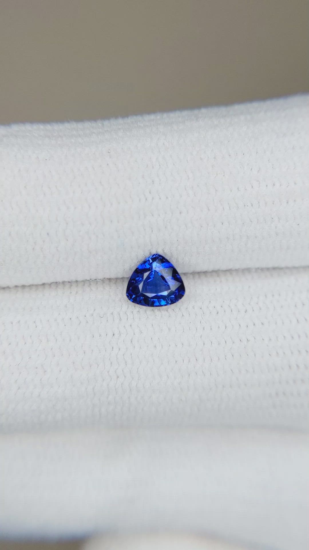 0.53 Ct. Blue Sapphire from Ceylon (Sri Lanka) Size Video