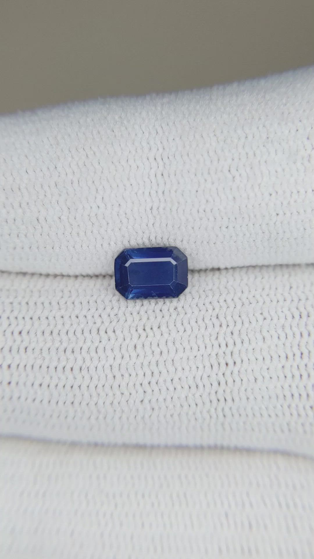 1.07 Ct. Blue Sapphire from Ceylon (Sri Lanka) Size Video