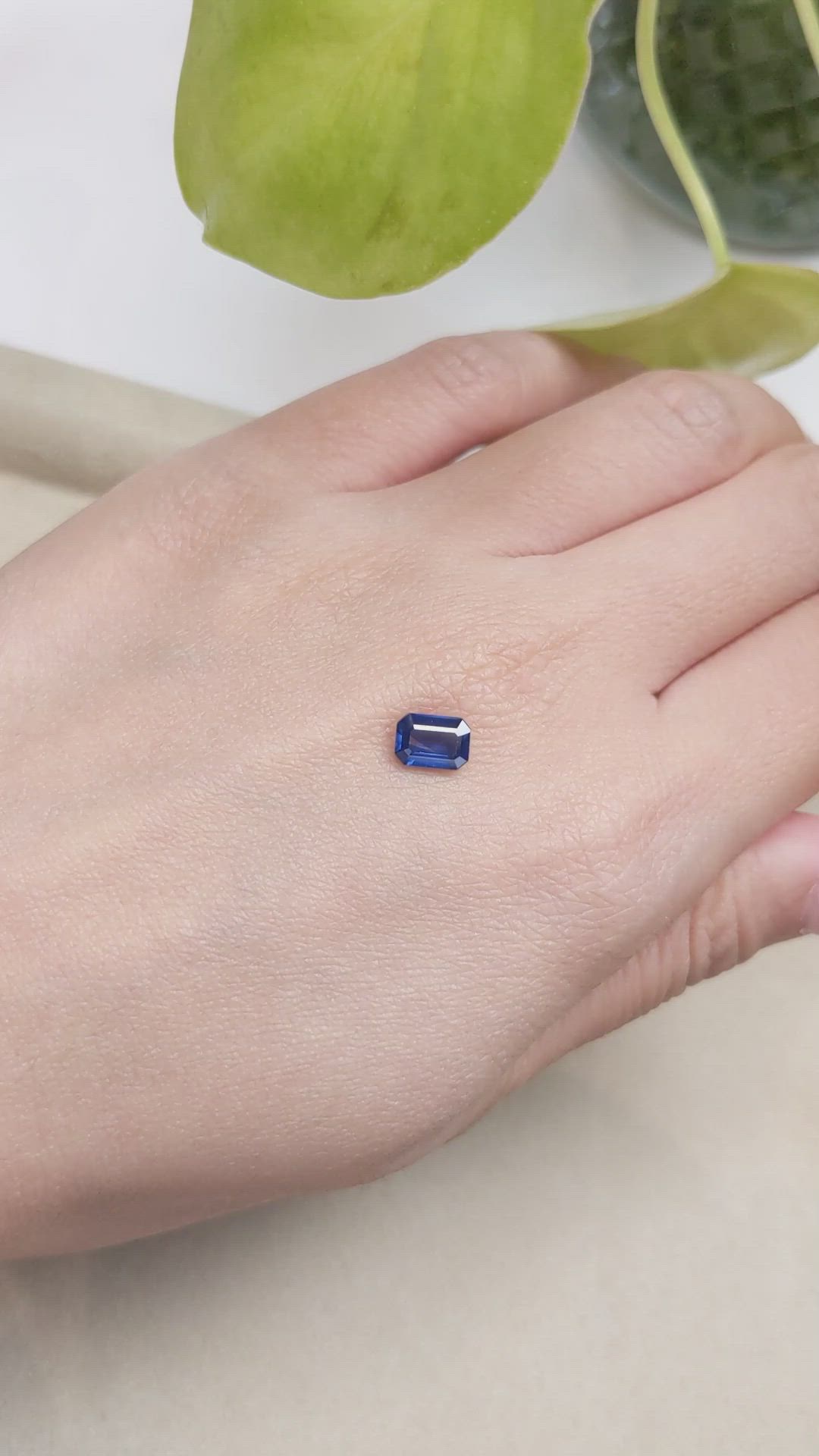 1.01 Ct. Blue Sapphire from Ceylon (Sri Lanka) Size Video