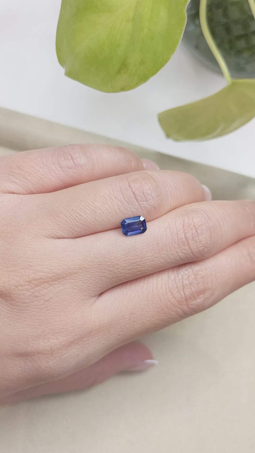 1.00 Ct. Blue Sapphire from Ceylon (Sri Lanka) Size Video
