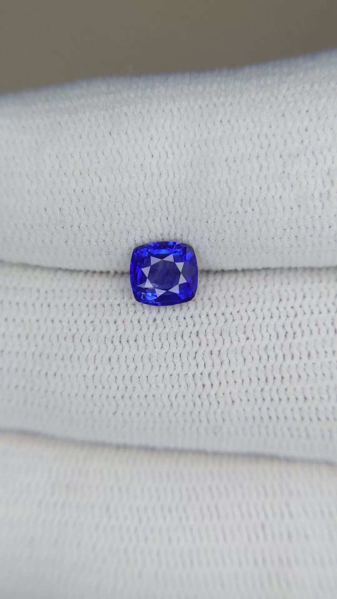 0.93 Ct. Blue Sapphire from Ceylon (Sri Lanka) Size Video