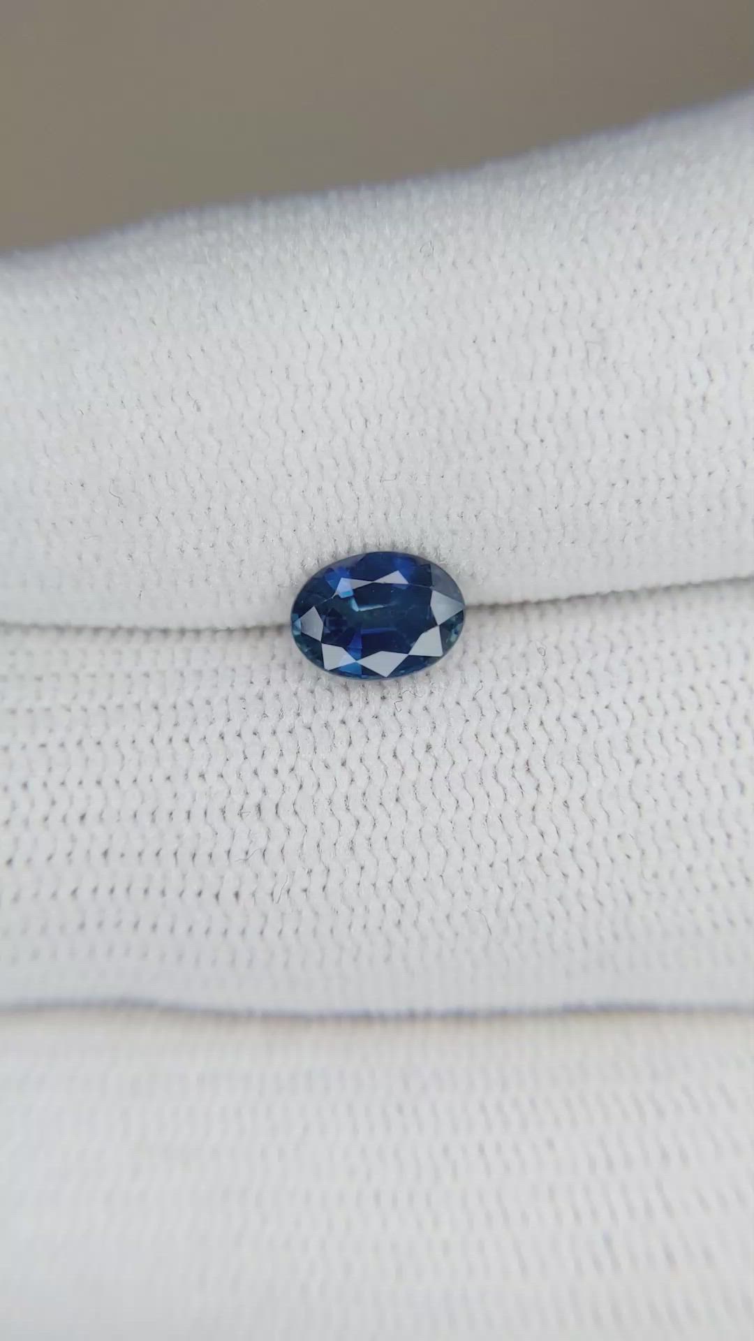 1.05 Ct. Blue Sapphire from Ceylon (Sri Lanka) Size Video