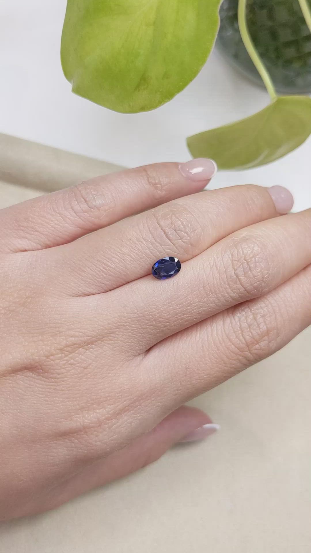 1.05 Ct. Blue Sapphire from Ceylon (Sri Lanka) Size Video