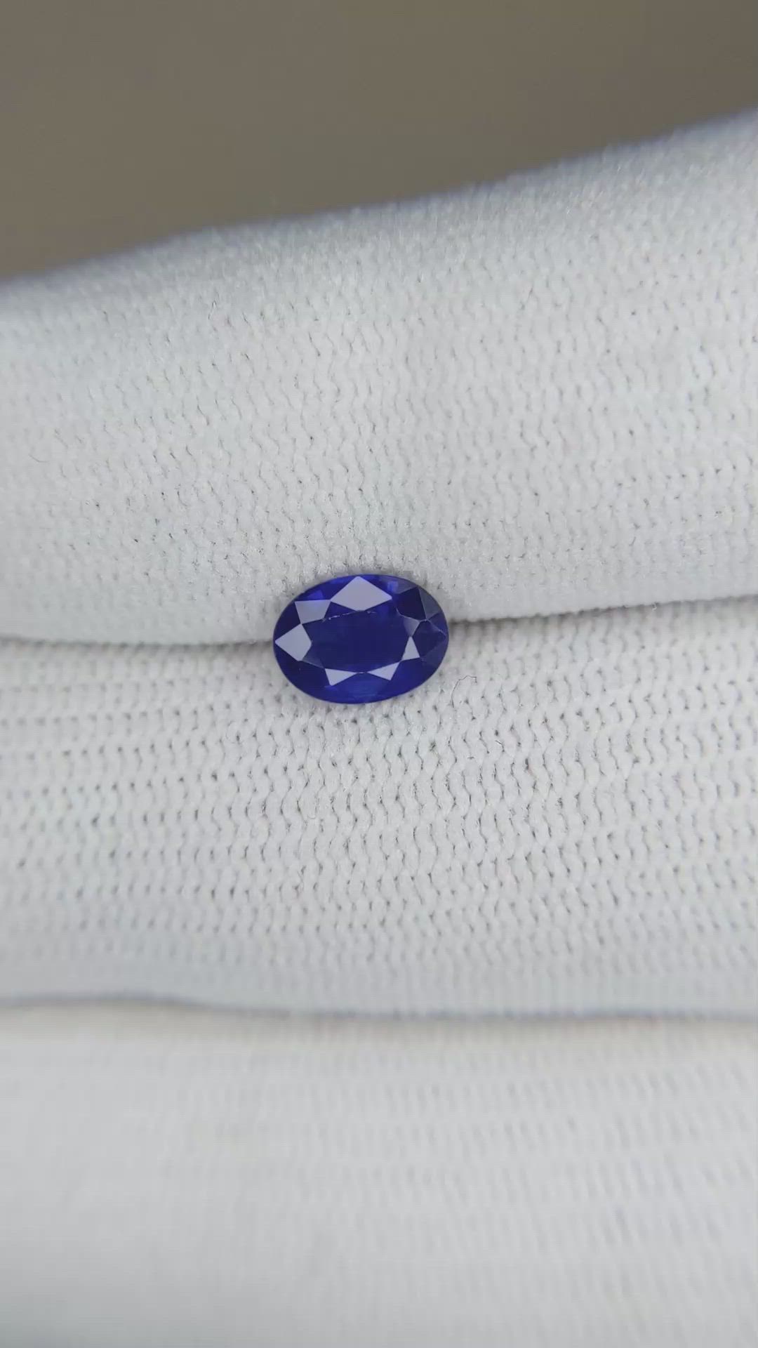 1.04 Ct. Blue Sapphire from Ceylon (Sri Lanka) Size Video