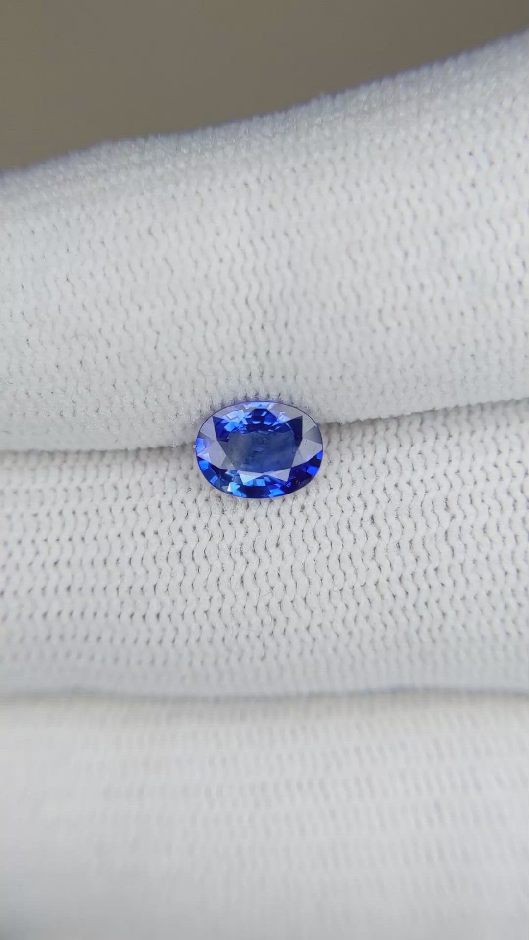 1.04 Ct. Blue Sapphire from Ceylon (Sri Lanka) Size Video