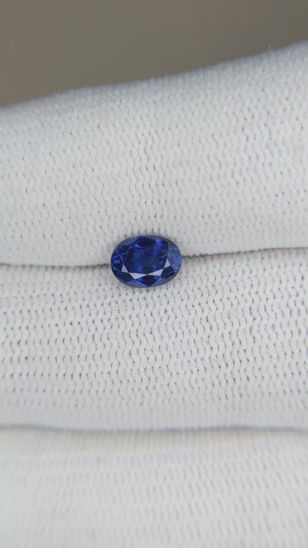 1.04 Ct. Blue Sapphire from Ceylon (Sri Lanka) Size Video