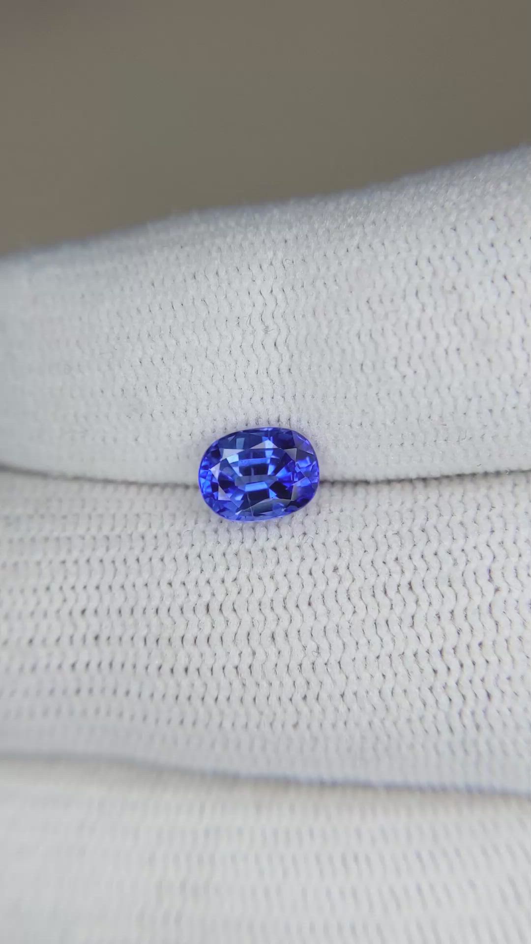 1.23 Ct. Blue Sapphire from Ceylon (Sri Lanka) Size Video