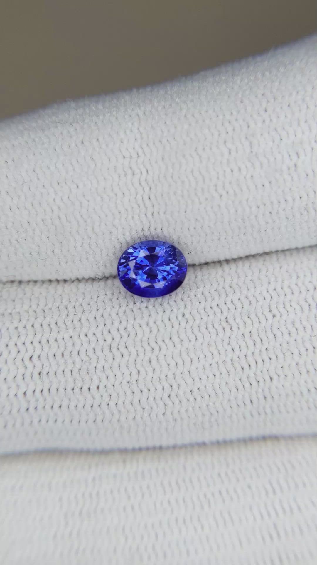 1.23 Ct. Blue Sapphire from Ceylon (Sri Lanka) Size Video