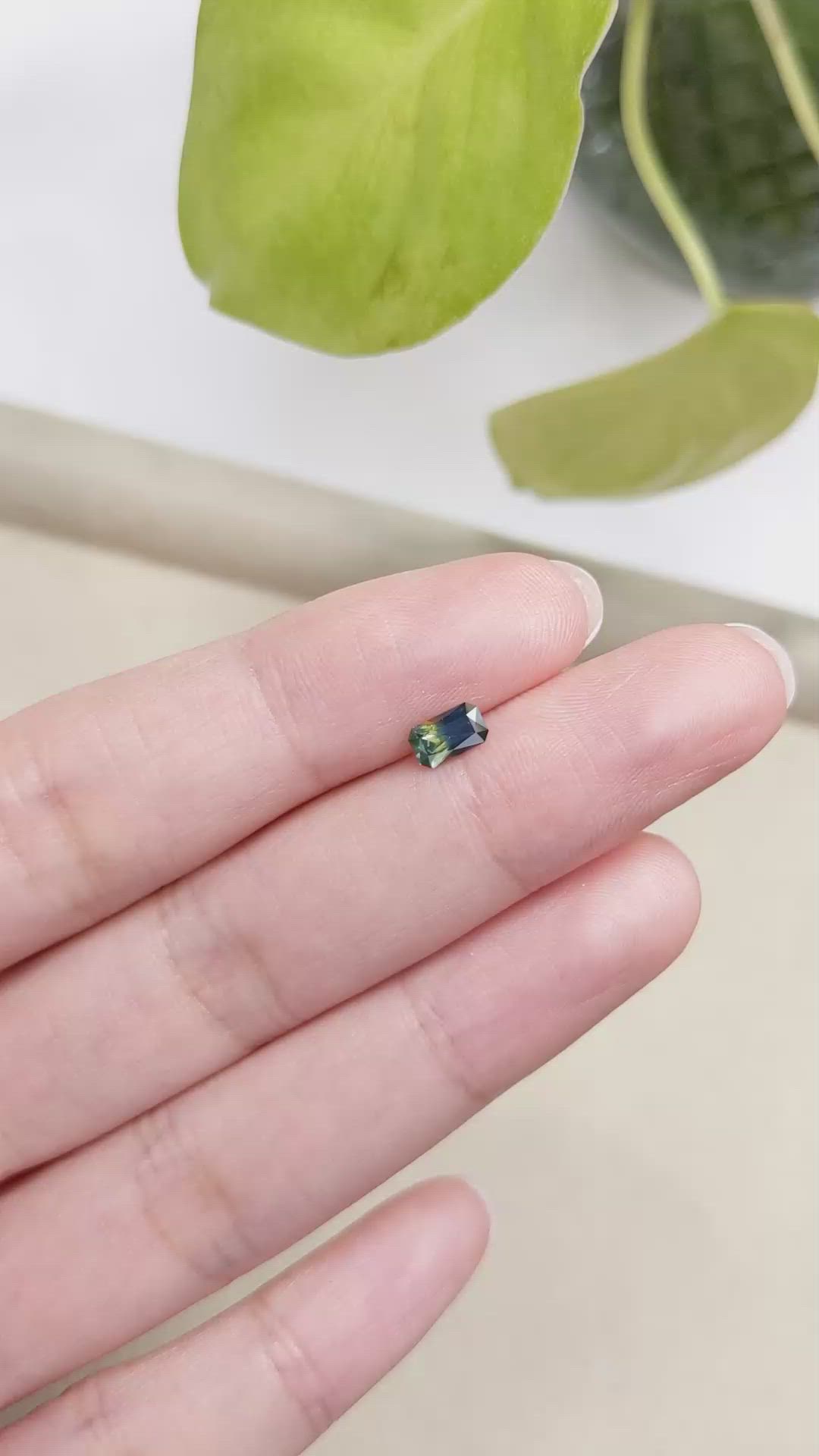 0.51 Ct. Bi Color Sapphire from Ceylon (Sri Lanka) Size Video