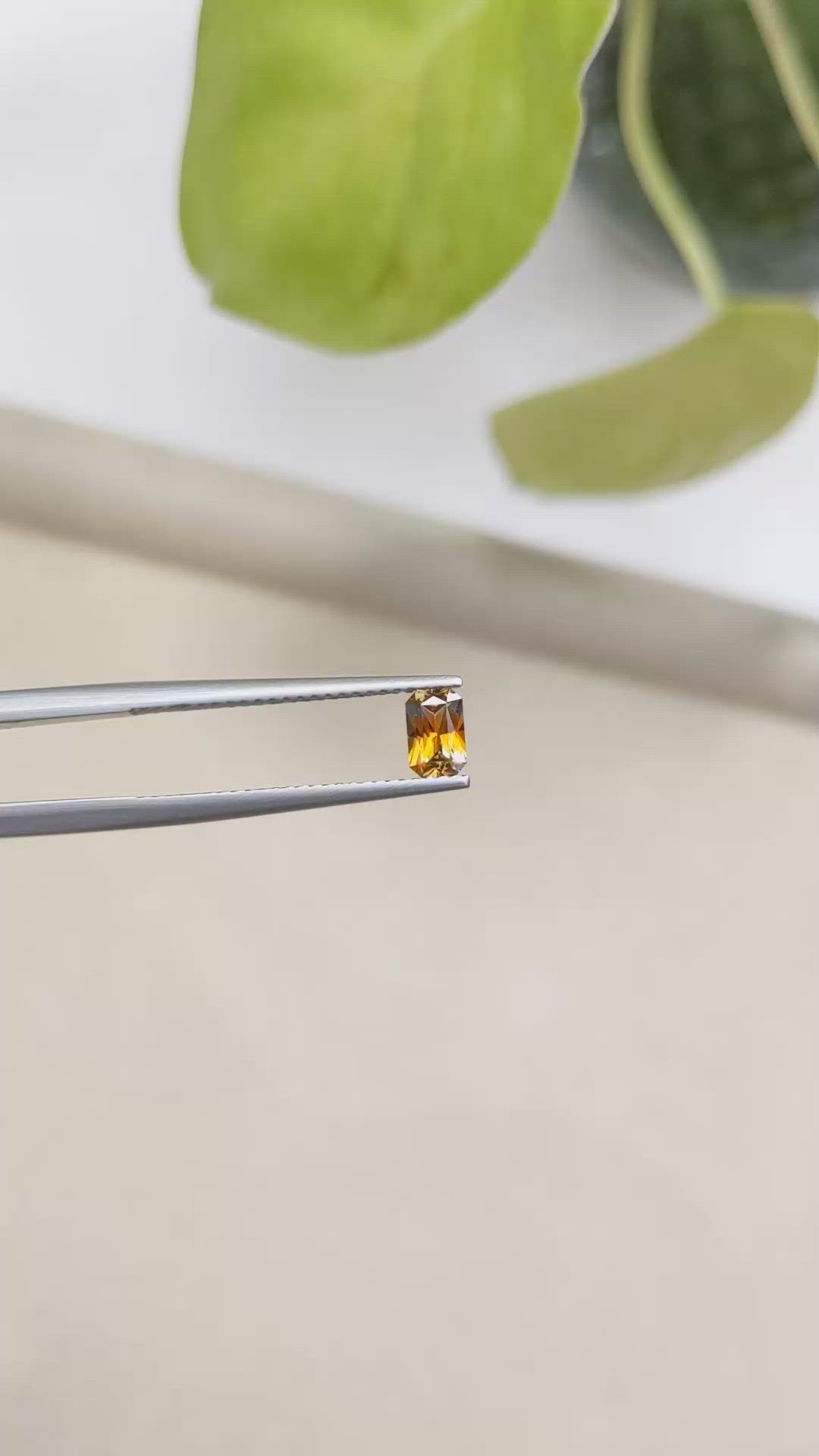 0.46 Ct. Bi Color Sapphire from Ceylon (Sri Lanka) Size Video
